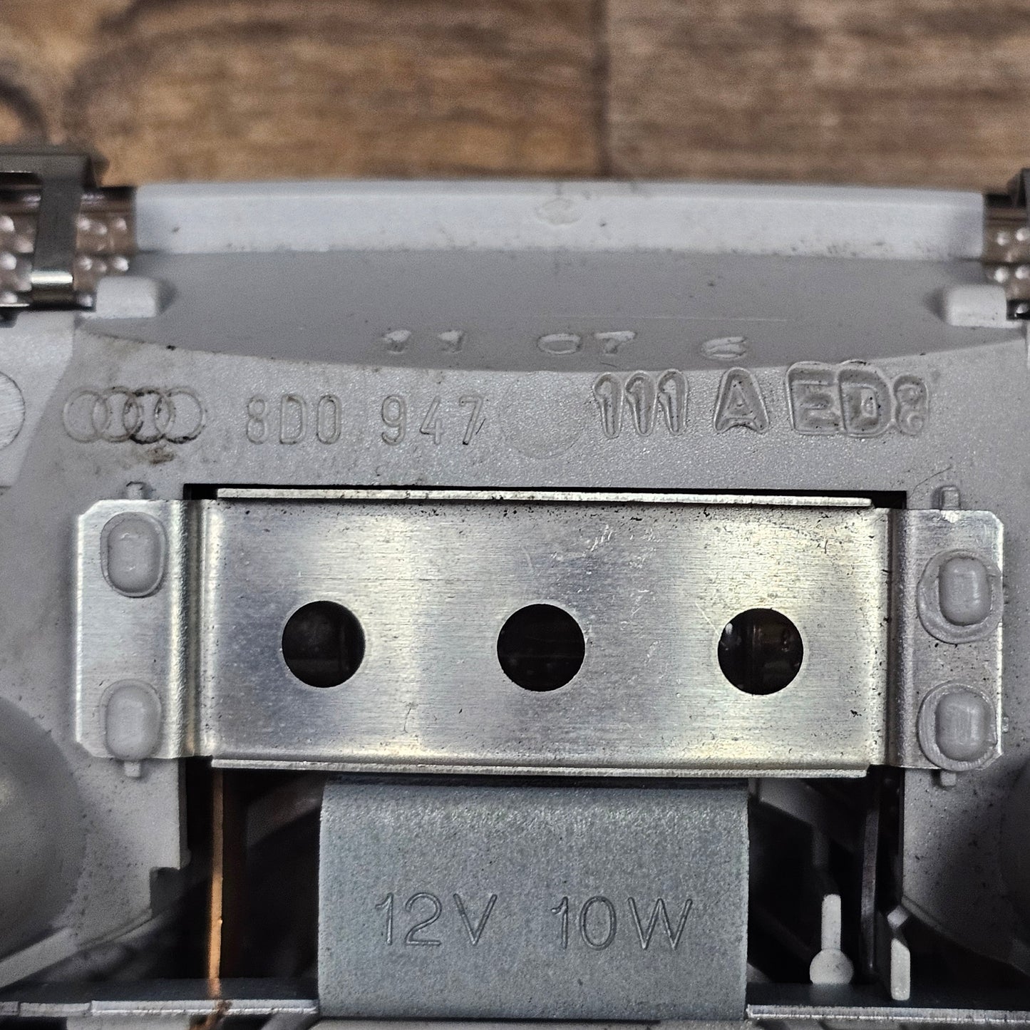 Innenleuchte Audi A3 8L / A4 B5 8D0 947 111 / 8D0 947 111 H - gebraucht