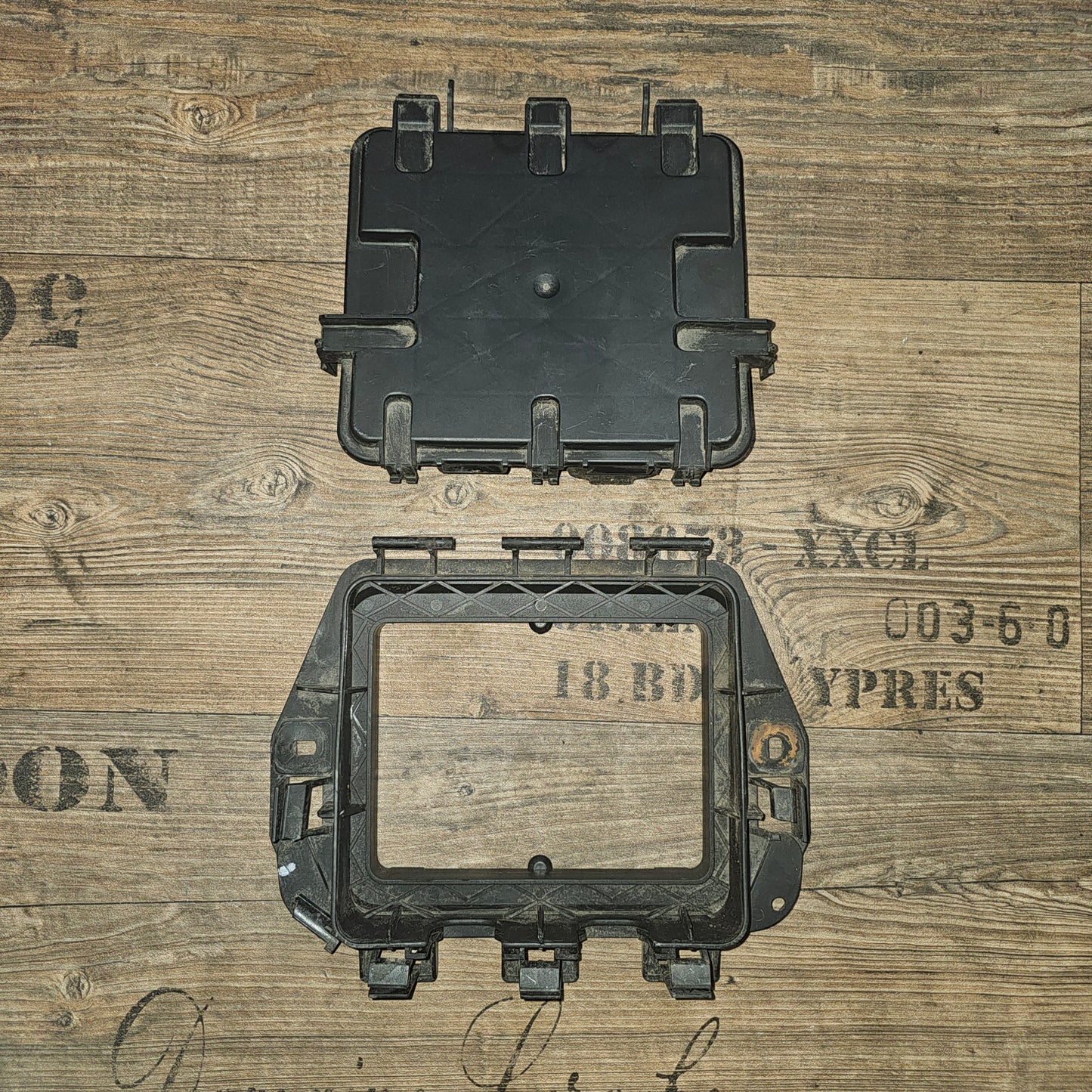 Abdeckung Sicherungskasten Motorraum + Rahmen VW Golf 4 1J0941365B / 1J0941377B