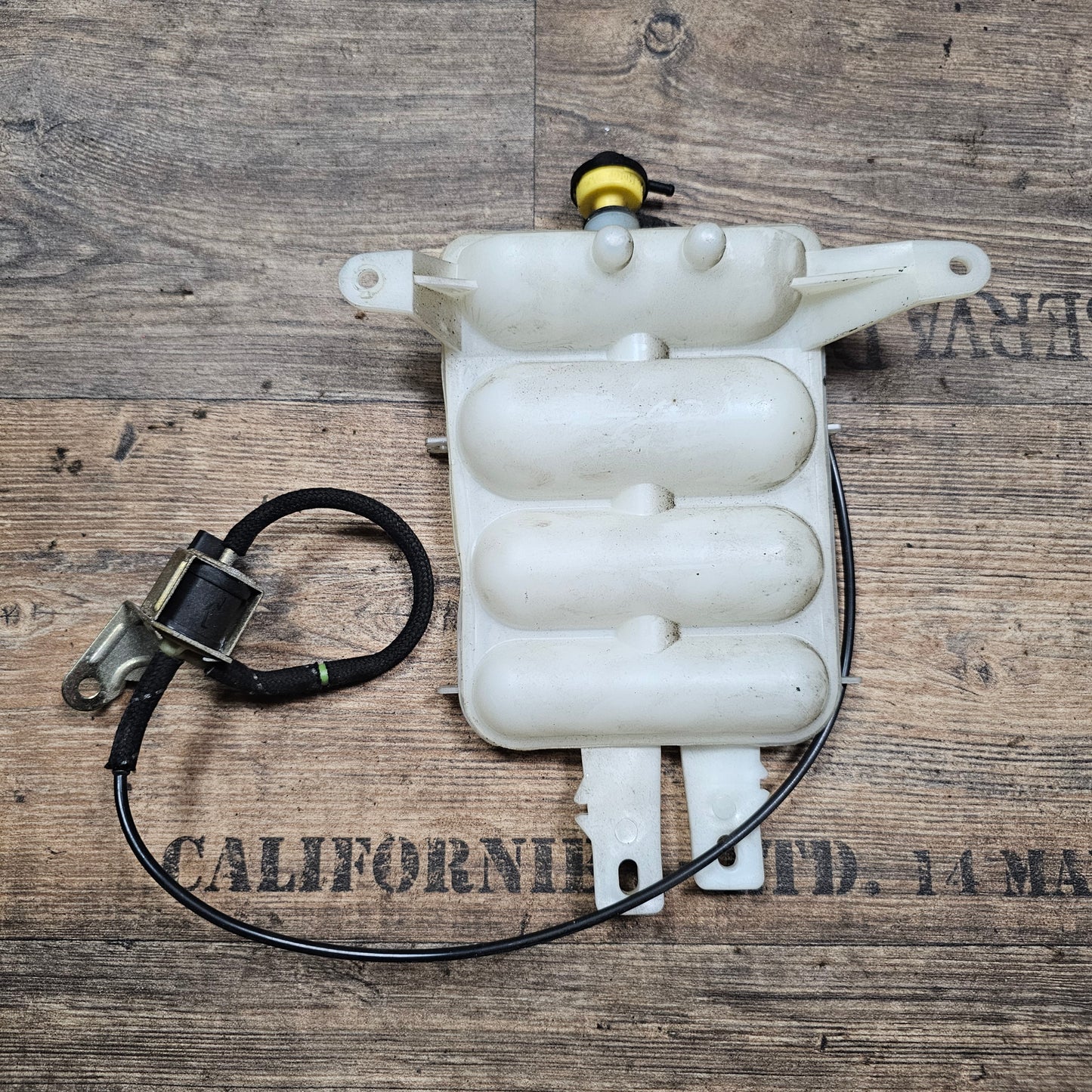 Unterdruckbehälter / Unterdruckspeicher Audi A6 A8 8D0 820 601 - gebraucht