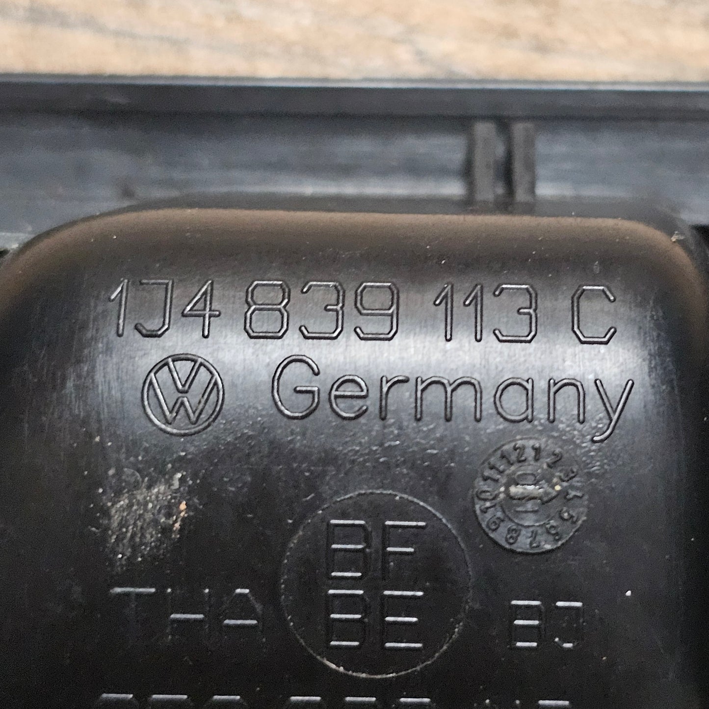 Innenbetätigung Tür hinten links mit Lautsprecher 1J4 839 113 C + Lautsprecher 1J0 035 411 H für VW Golf IV