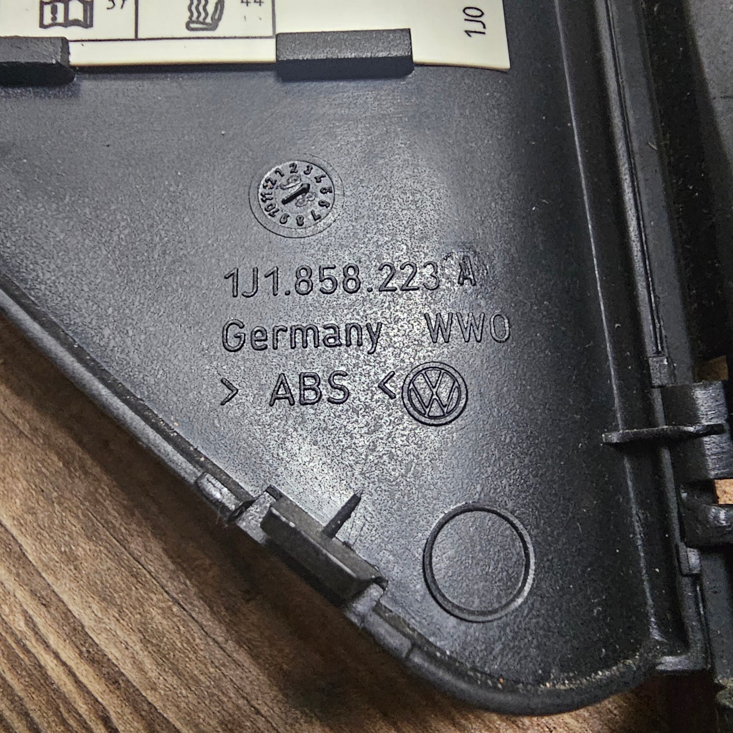 Armaturenbrettverkleidung links VW Golf 4 ZSB 1J1 857 175 + mit Tür/Deckel 1J1 858 223 A