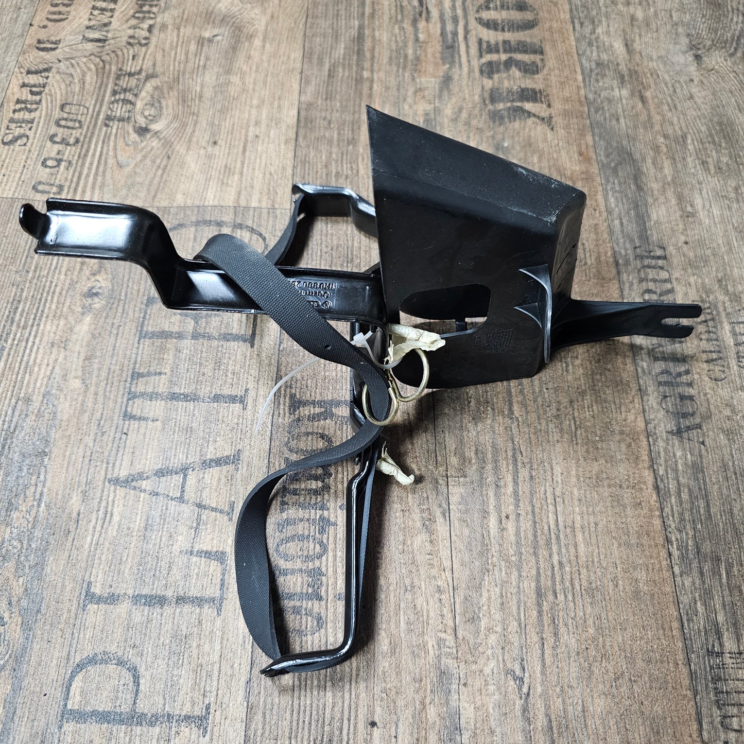 Halter Warndreieck + Verbandskasten – 1H6860297A / 1H6860269 – VW Golf 3 / Vento / Cabrio – gebraucht
