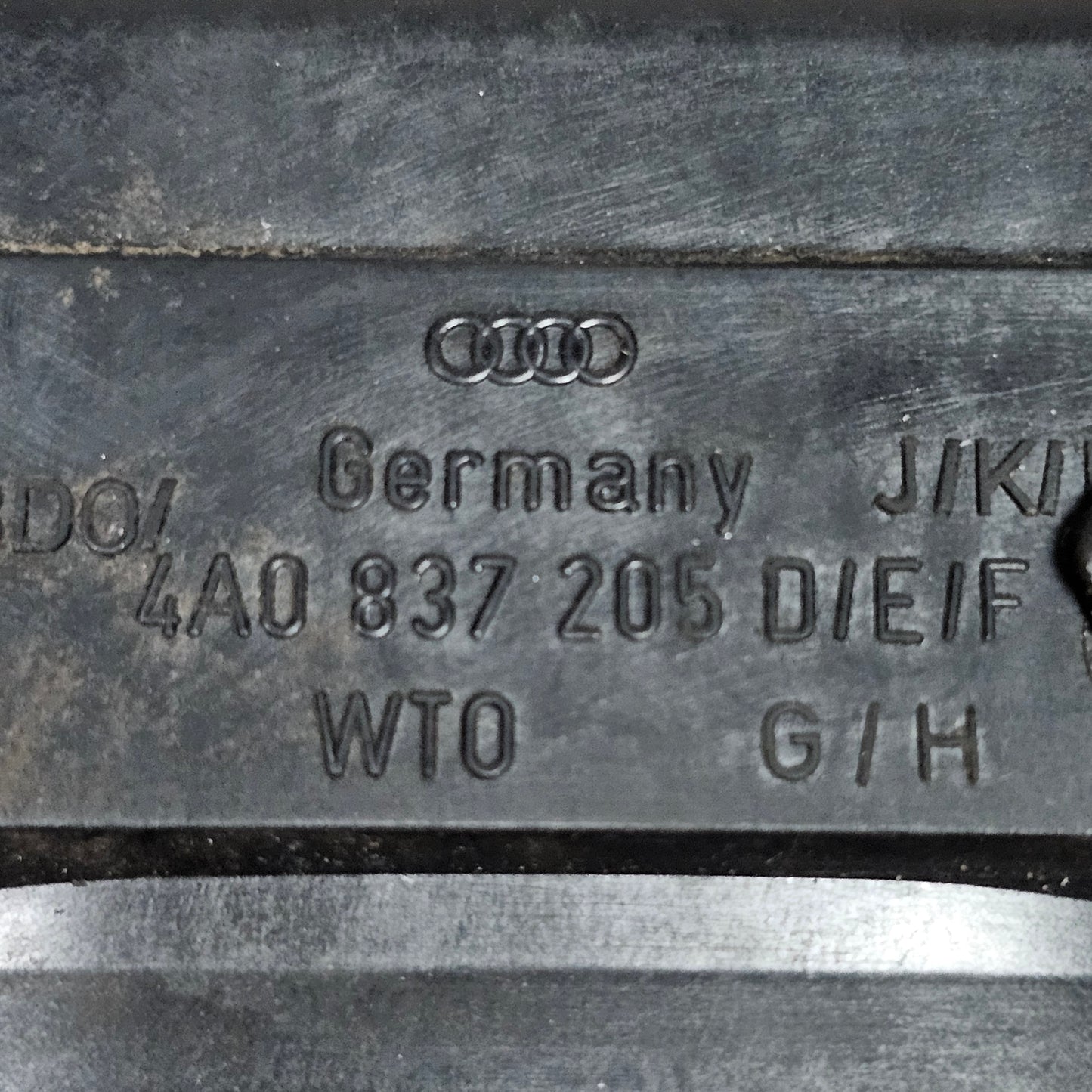 Äußerer Griff vorne links Audi A3 8L A4 B5 8D 4A0 837 205 D/E/F - gebraucht