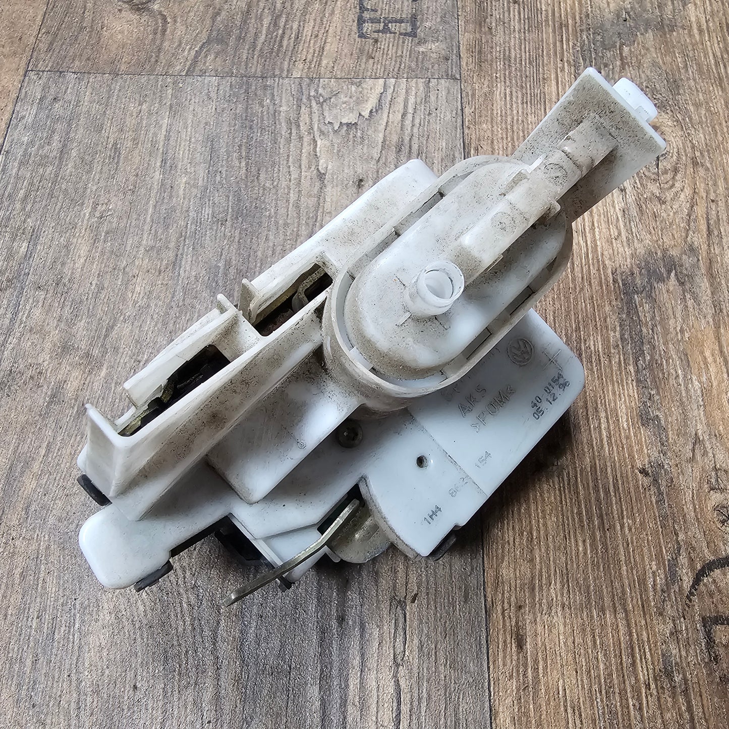 Türschloss hinten rechts VW Golf 3 Limousine – 1H4862154 – gebraucht – Original VW
