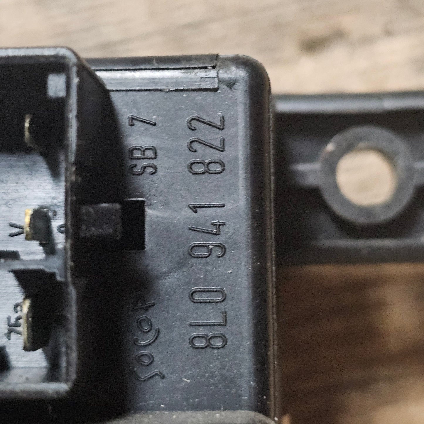 Audi A6 C5 Sicherungskasten / Zentralelektrik – 8L0 941 822 A – Original VW/Audi Relaisplatte