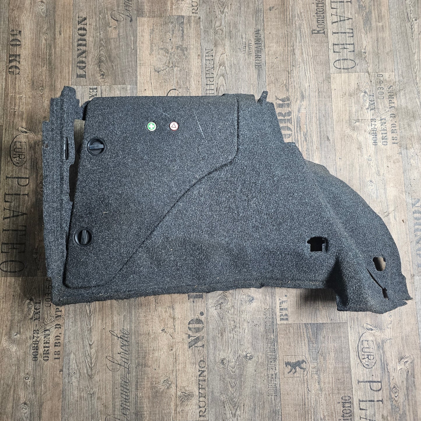 Seitenverkleidung Kofferraum links VW Golf IV 1J6 867 427 K – Gebraucht