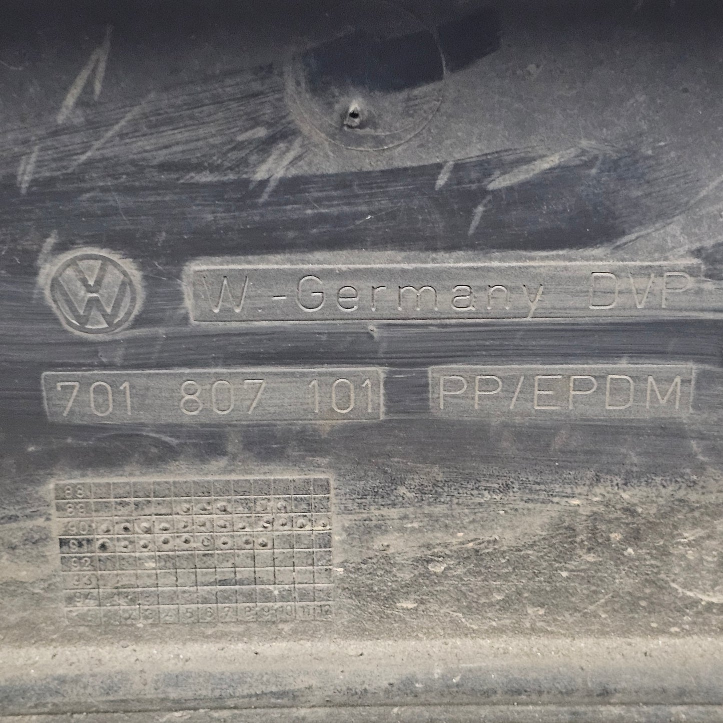 VW T4 Transporter Original Stoßstange vorne Stoßfänger 701 807 101 gebraucht