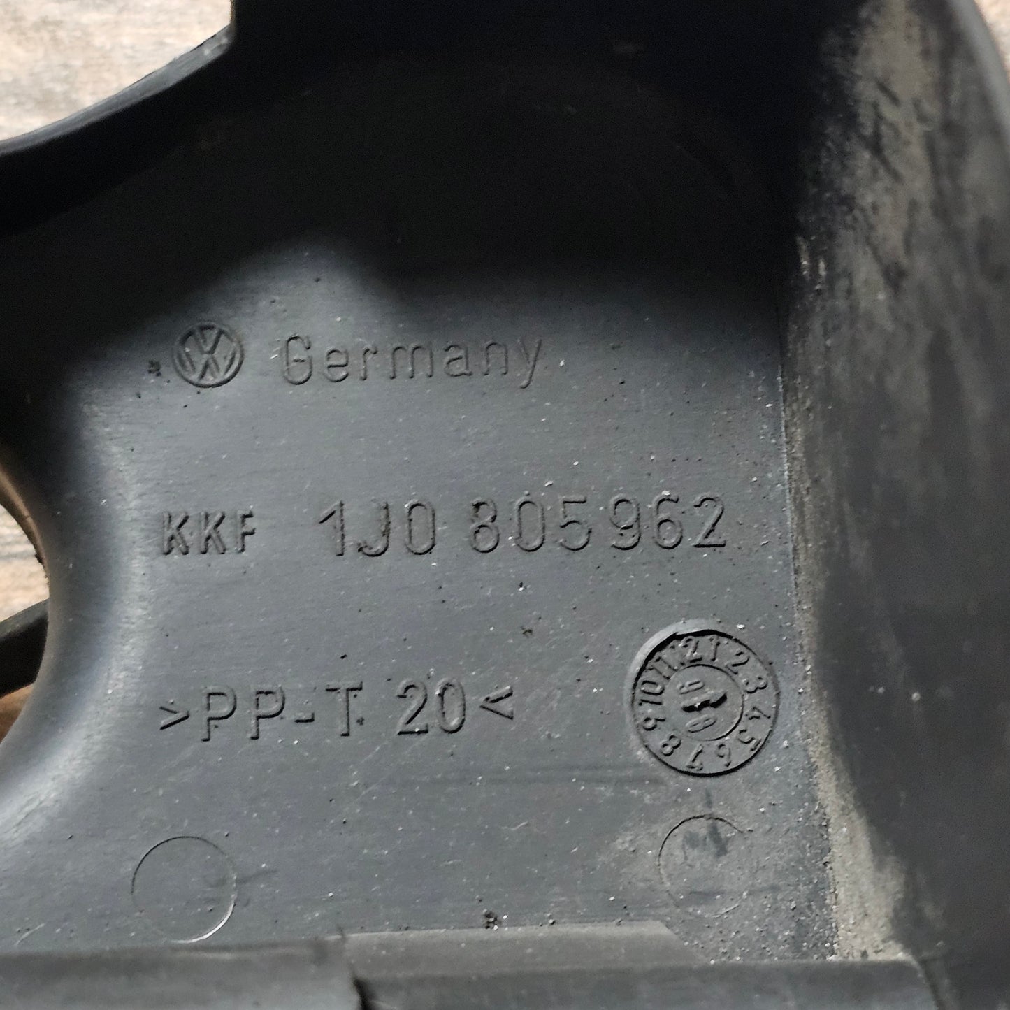 Scheinwerferabdeckung rechts VW Golf 4 Luftführung 1J0805965 1J0805962