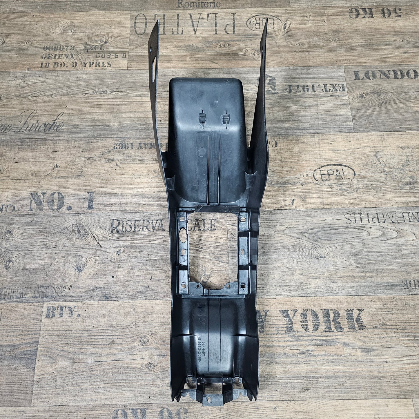 Mittelkonsole schwarz VW Golf 3 / Cabrio / Vento – 1H1863243 – gebraucht