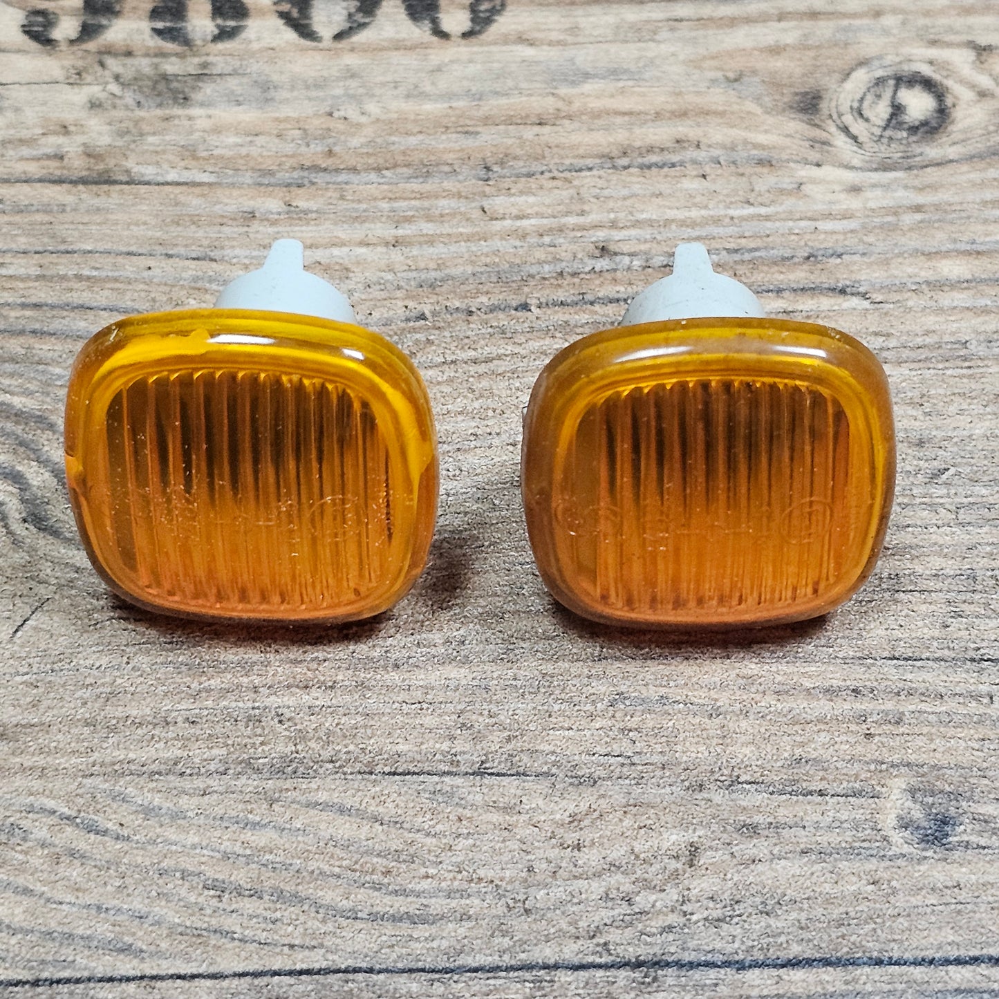 2x Seitenblinker Neuwertig (Lagerauflösung) – 4D0949127B – Audi A4 B5 / A3 8L / A8 D2