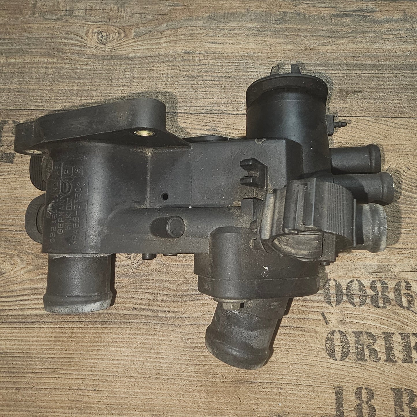 Wasserthermostatgehäuse Kühlmittelgehäuse VW 032121111