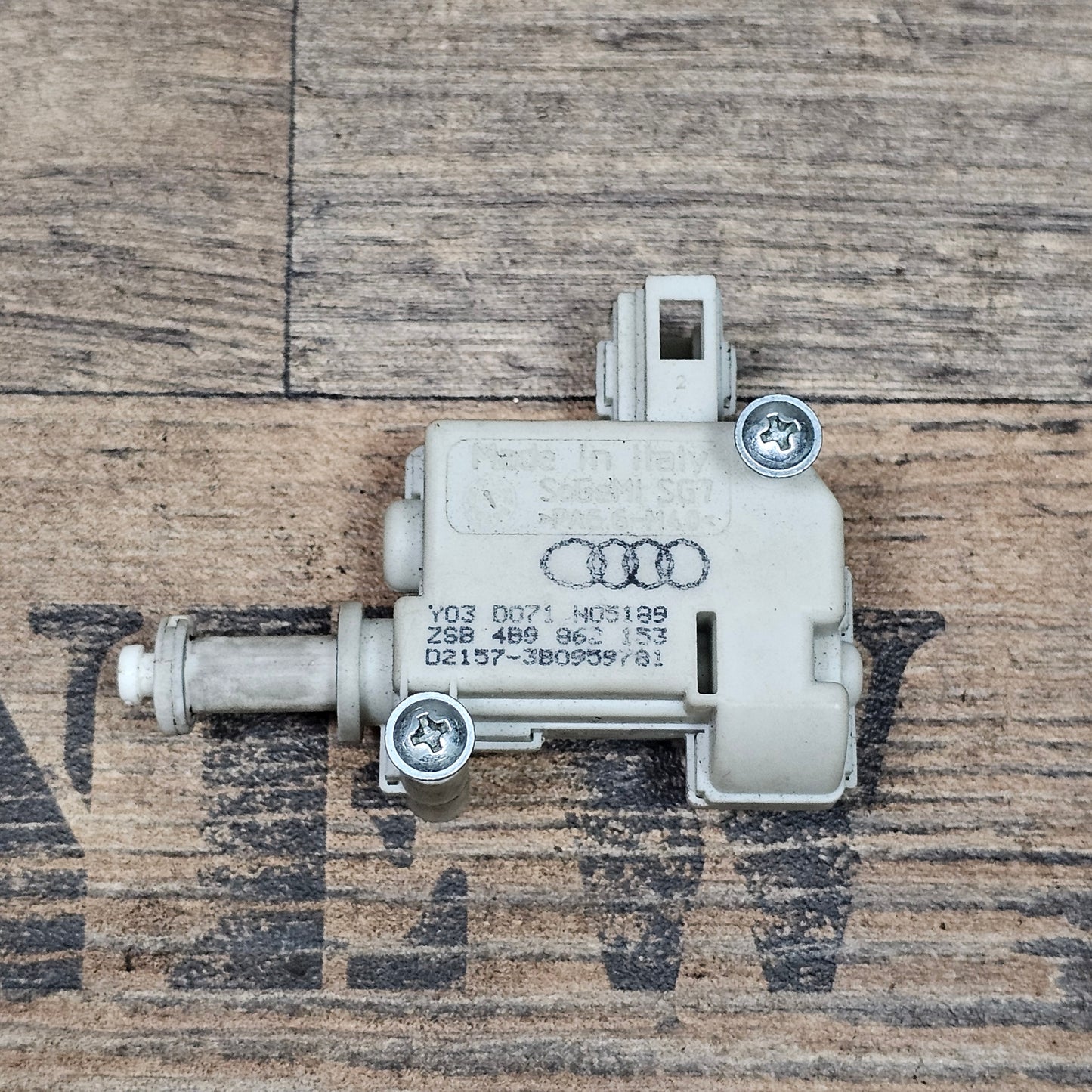 Zentralverriegelung Stellelement Audi A6/S6/RS6 4B 4B9 862 153 / 3B0 959 781 - gebraucht