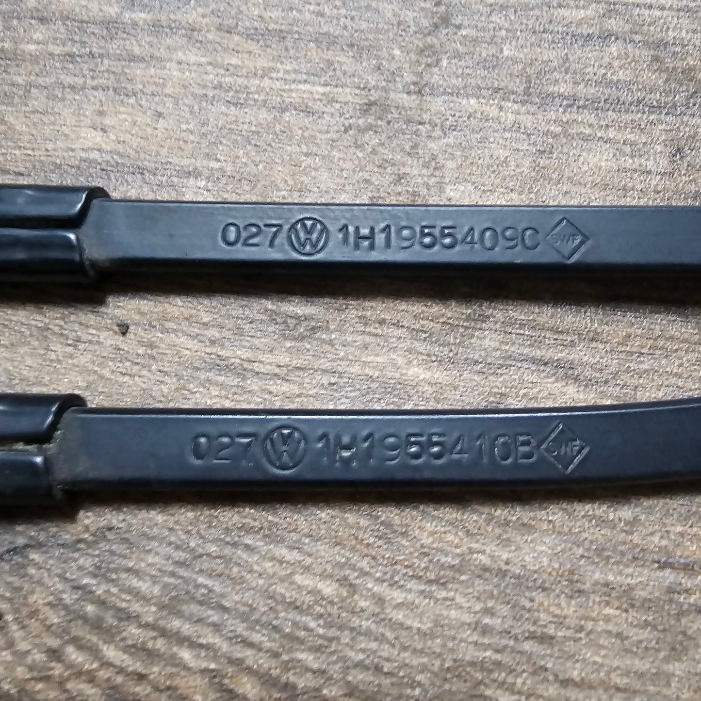 Wischerarme links + rechts VW Golf 3 / Cabrio / Vento – 1H1955409C & 1H1955410B – gebraucht