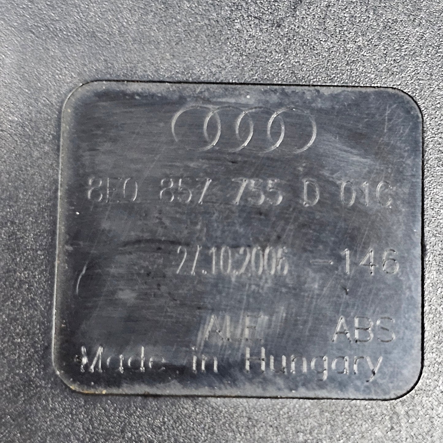 Gurtschloss vorne rechts & links Audi A4 B6 8E A6 4F C6 8E0 857 755 D - gebraucht