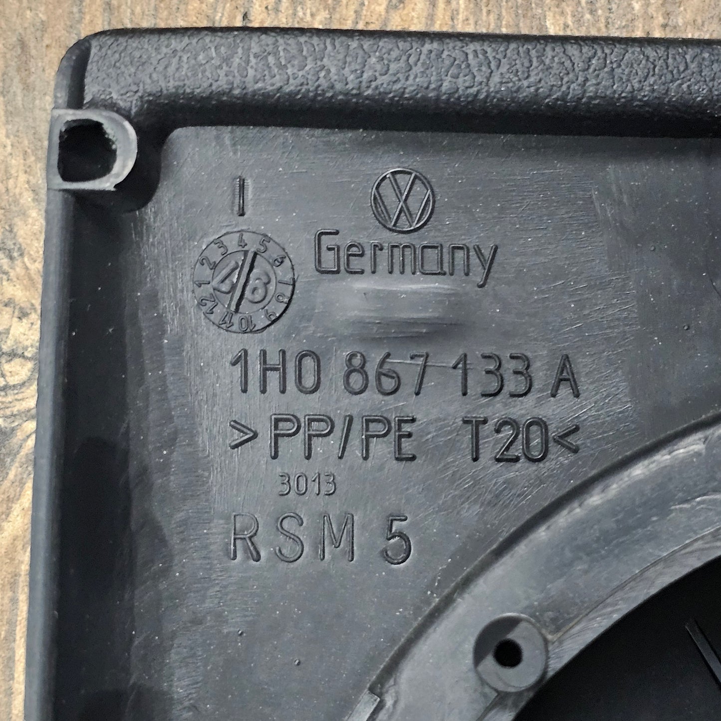 Ablagefach + Lautsprecherabdeckung links VW Golf 3 / Cabrio / Vento – 1H0867133A & 1H0868645 – gebraucht