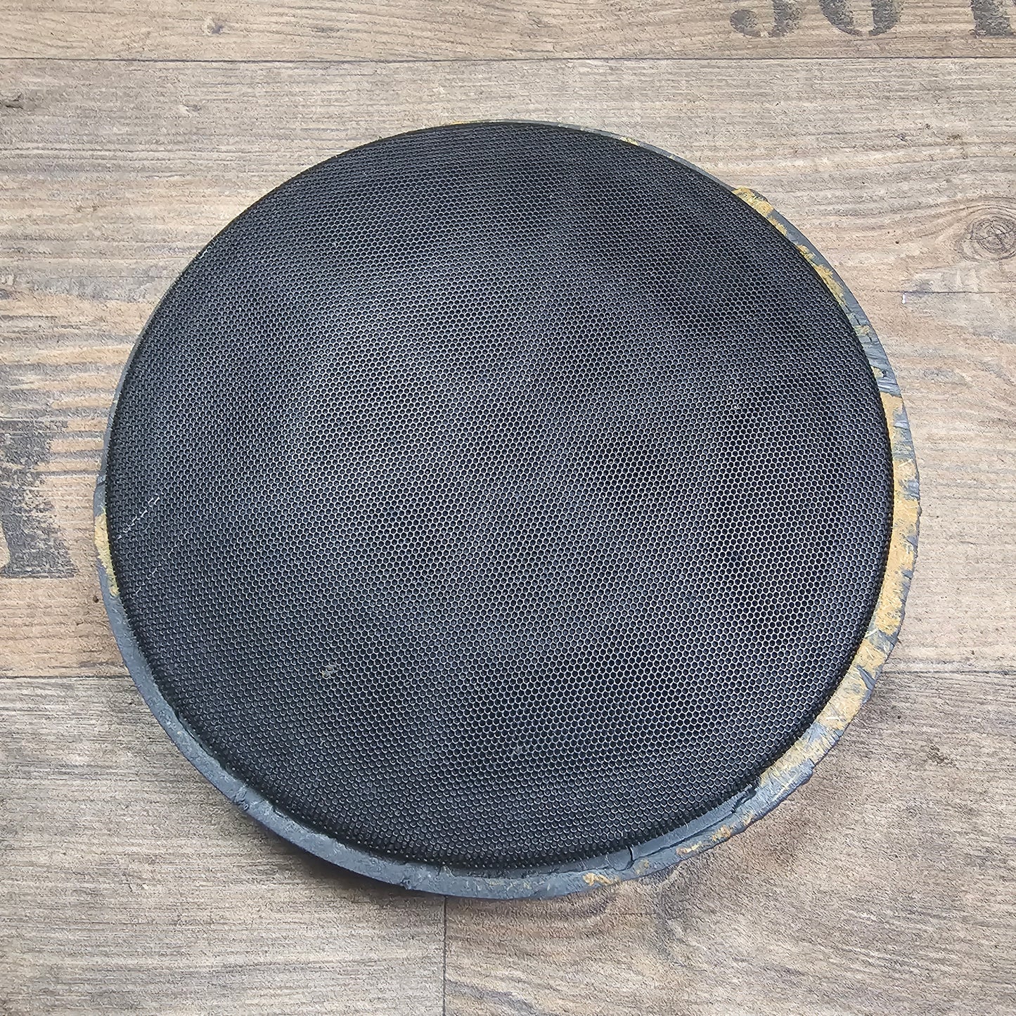 Gebrauchtes Boxengitter für VW Golf 3 / Vento / Cabrio – Rechts Hinten mit Rahmen – Teilenummer 1H3867150 + 1H3867044