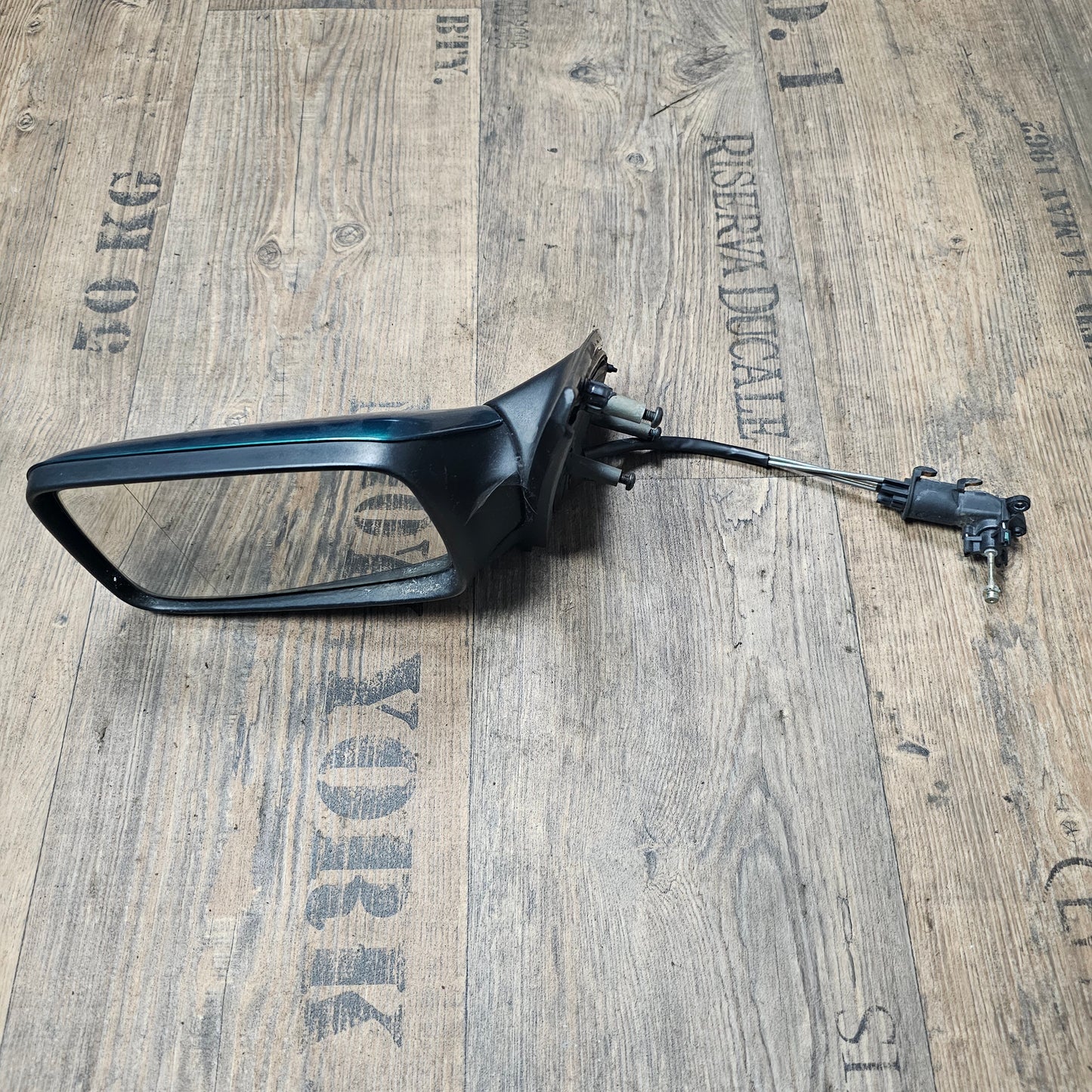 Außenspiegel links manuell VW Golf 3 / Vento – 1H1857507 – Dragongreen (LC6P) – gebraucht