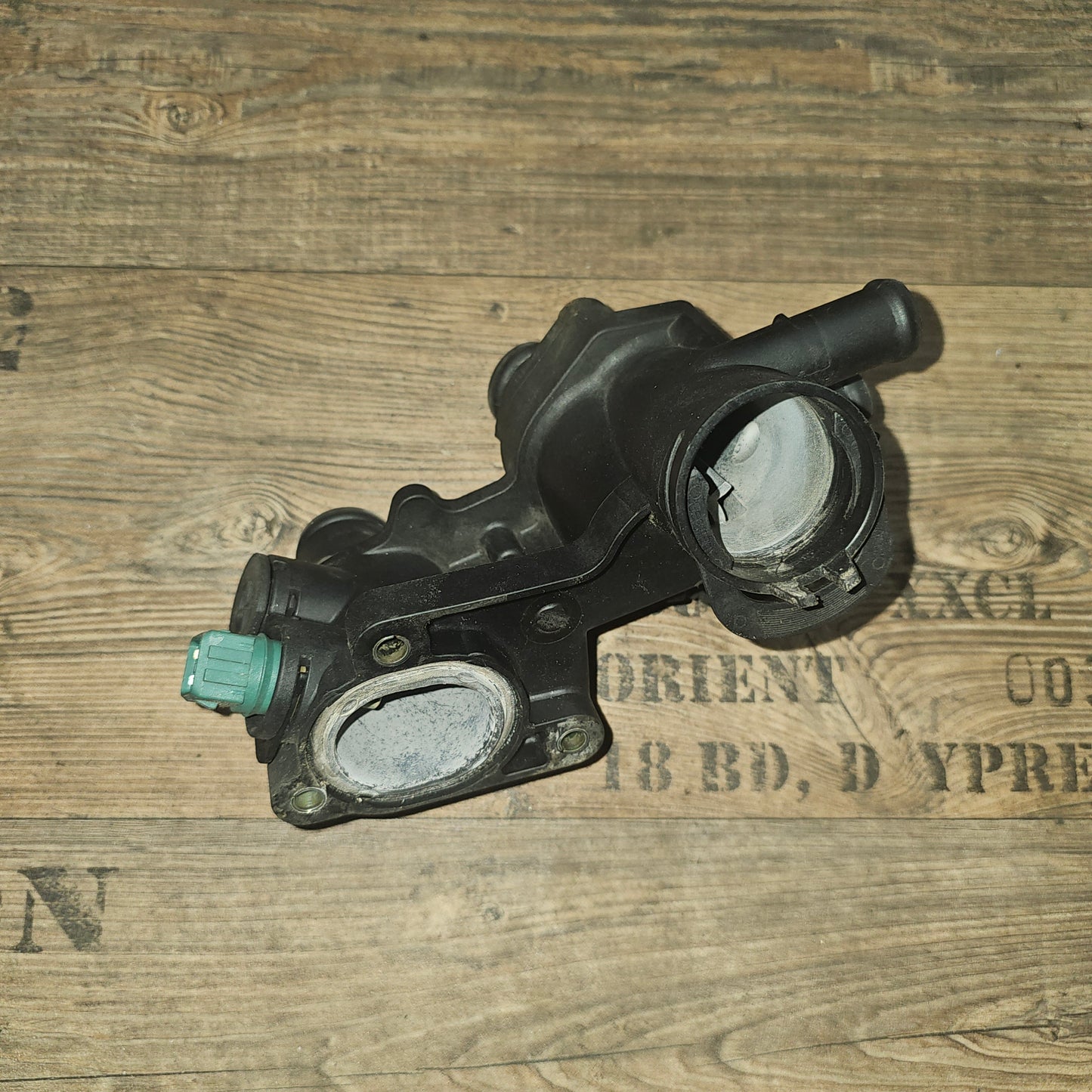 Wasserthermostatgehäuse Kühlmittelgehäuse VW 032121111