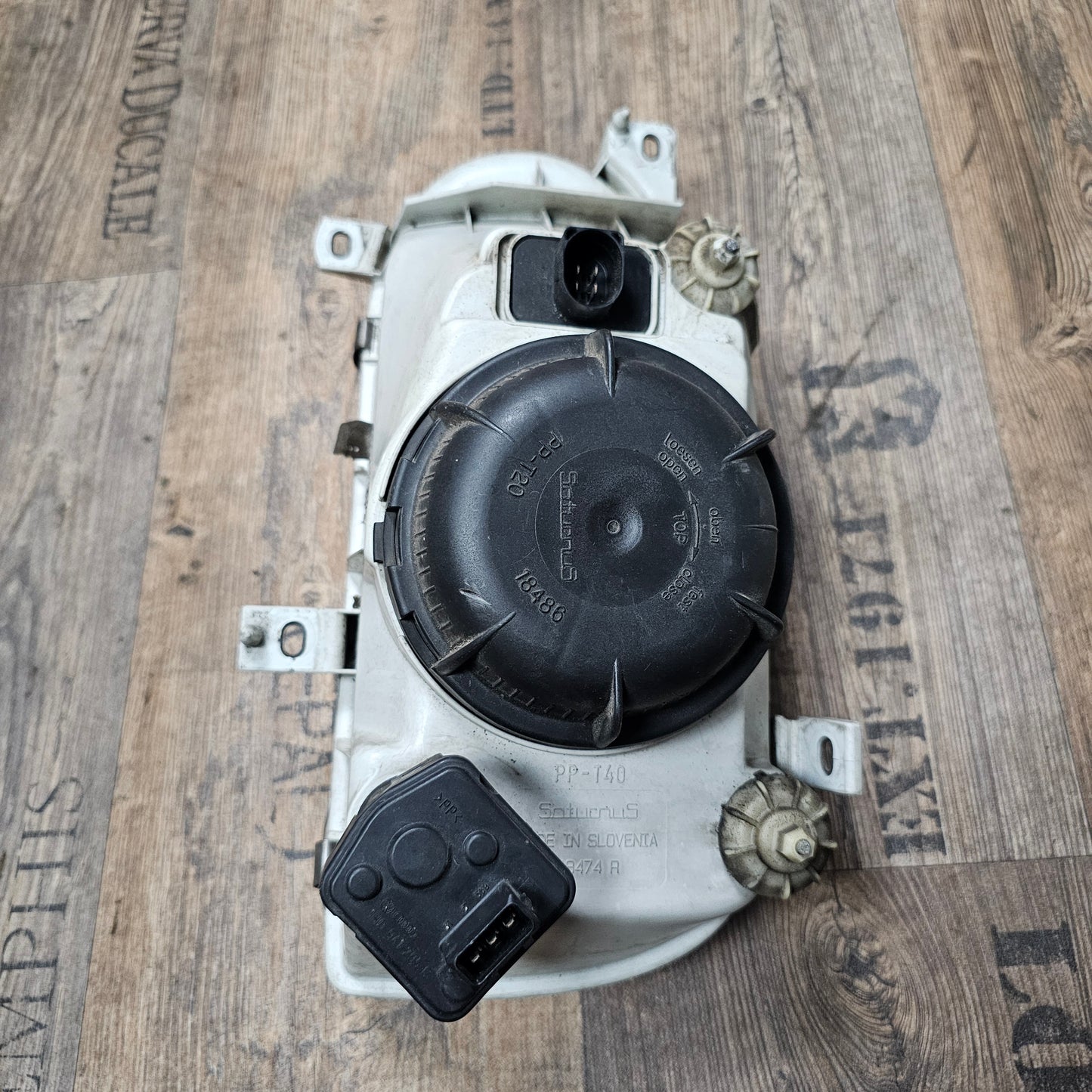 Scheinwerfer vorne rechts inkl. LWR – 18474R / 1H0941295C – VW Golf 3 / Vento / Cabrio – gebraucht