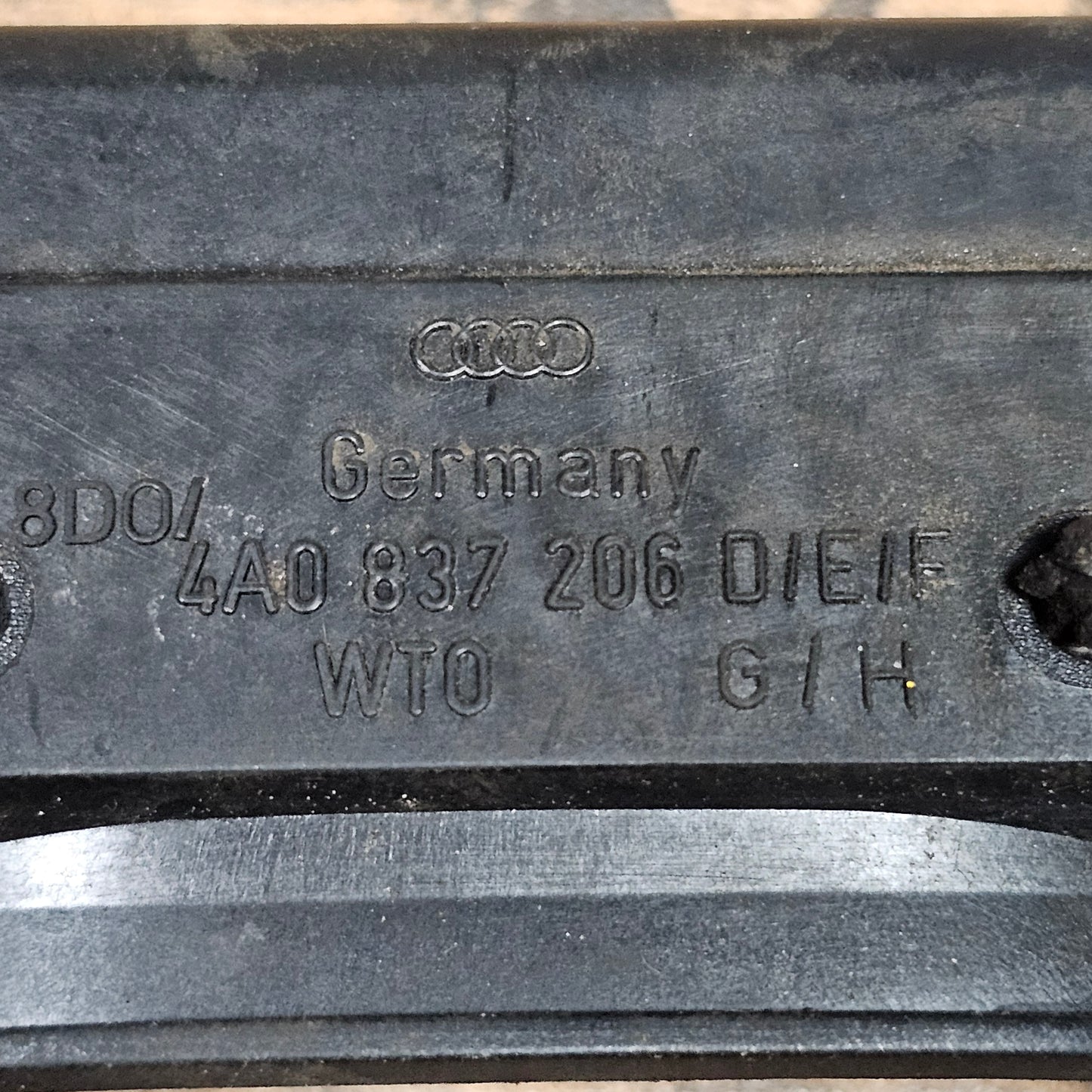 Äußerer Griff vorne rechts Audi A3 8L A4 B5 8D 4A0 837 206 D/E/F - gebraucht