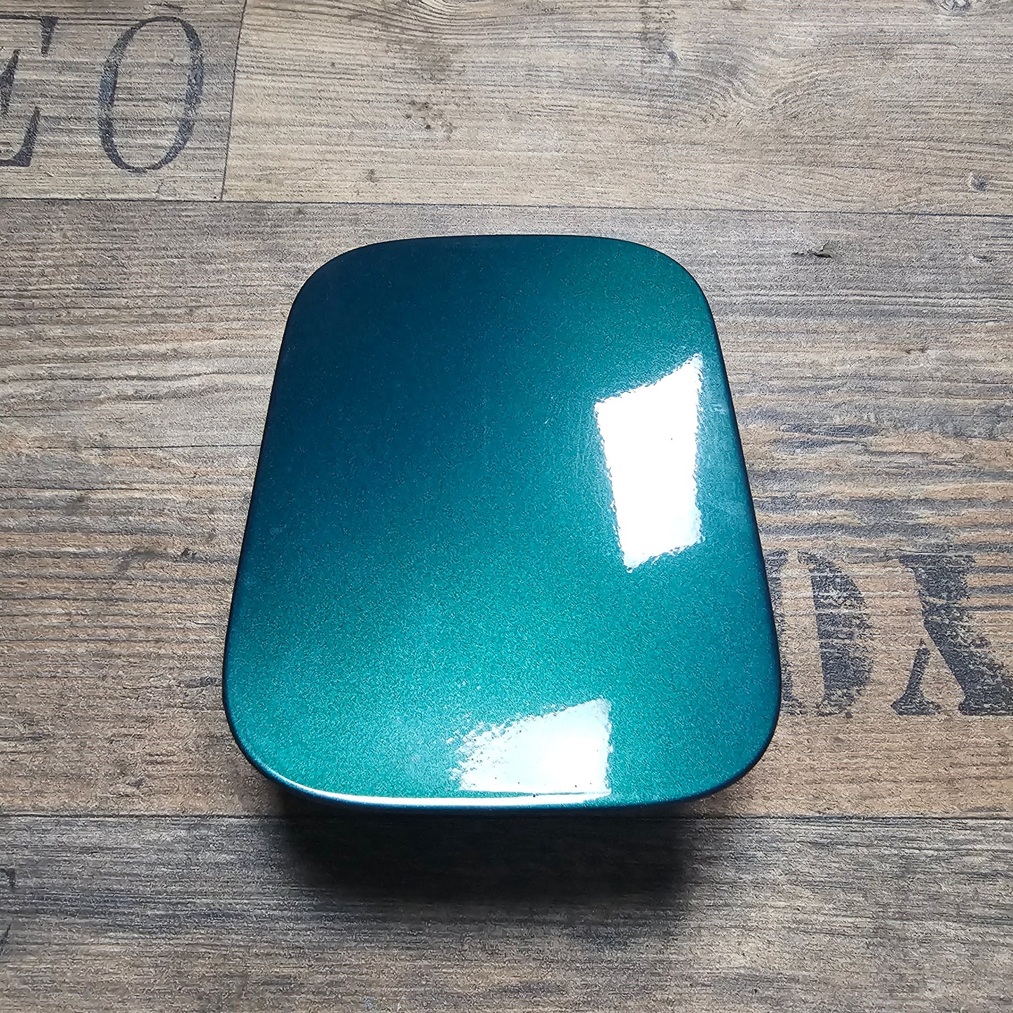 Tankdeckel / Tankklappe VW Golf 3 – 1H0010085A – lackiert in LC6P Dragongreen – gebraucht