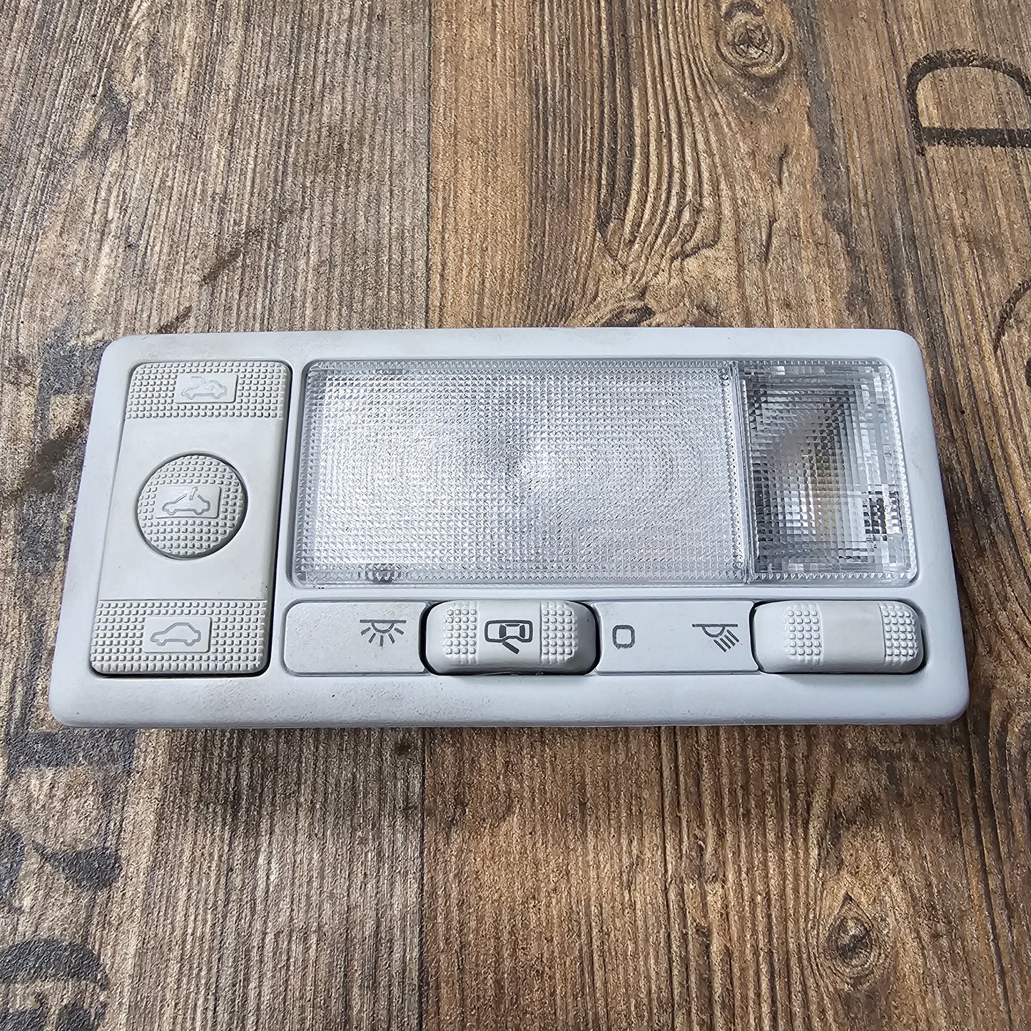 Innenleuchte / Leseleuchte mit Schalter original VW Golf 3 – 1H0959728 – gebraucht