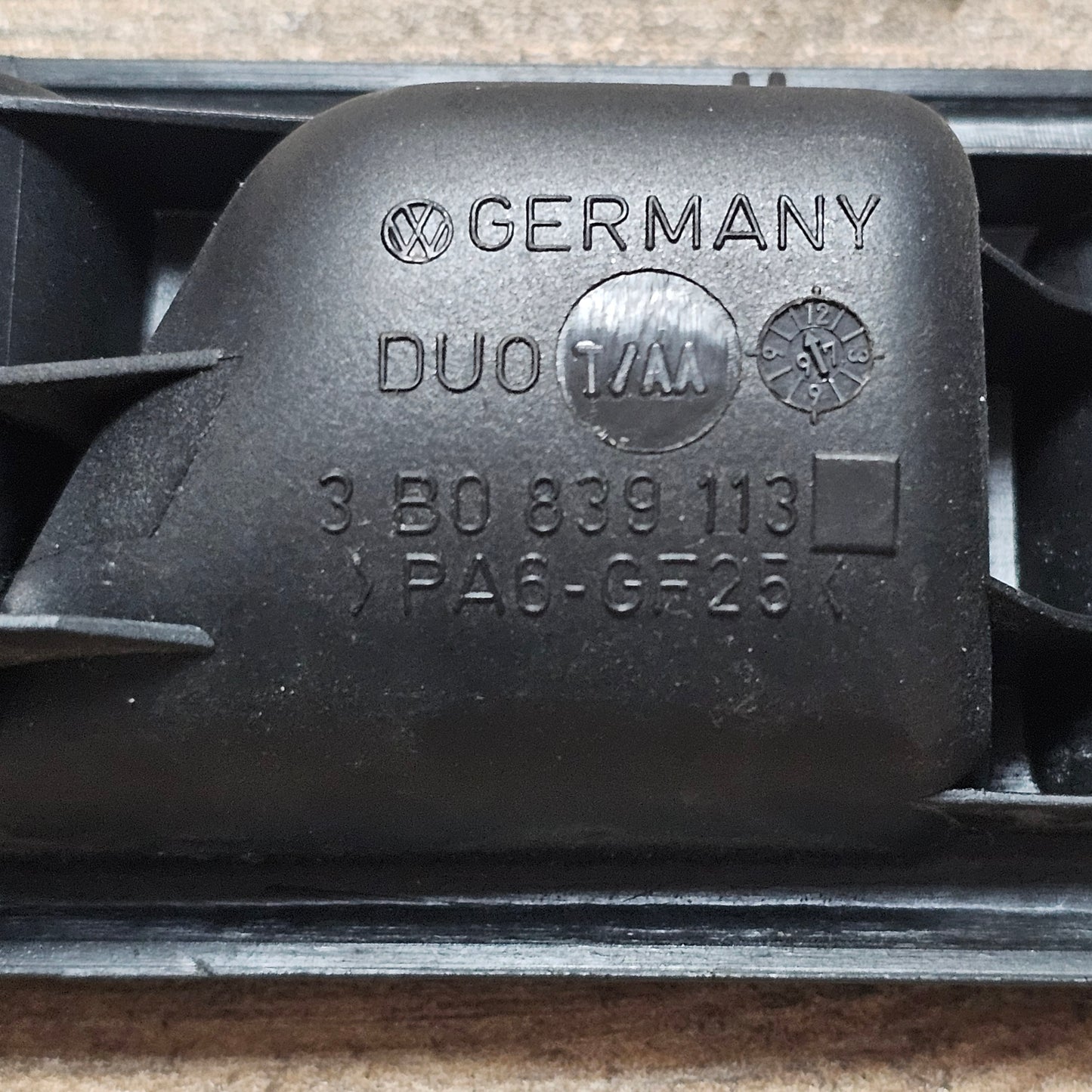 Innen Türöffner hinten links 3B0 839 113 für VW Golf IV