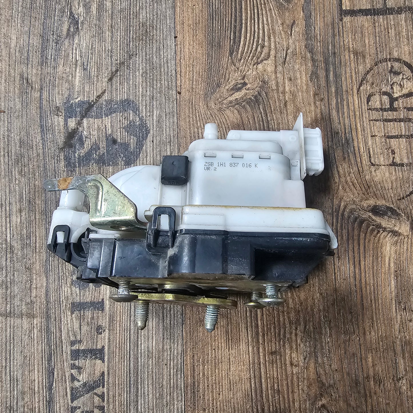 Türschloss rechts vorne VW Golf 3 / Cabrio / Vento – 1H1837016K – gebraucht