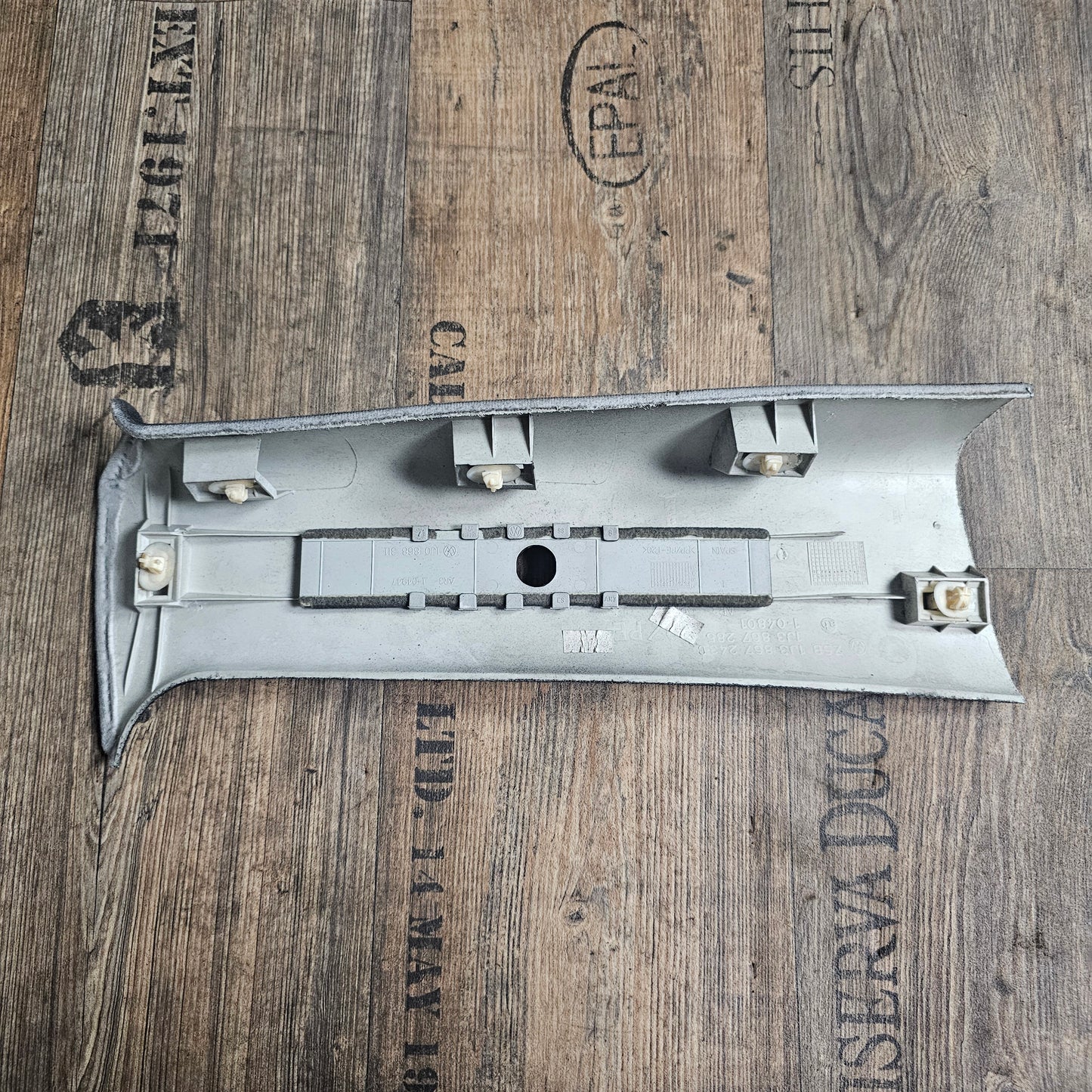 B-Säulenverkleidung links Schwarz VW Golf IV / Jetta GLI MK4 00–05 – Teilenummern 1J0 868 311 A / 1J3 867 243 C / 1J3 867 285 – Gebraucht