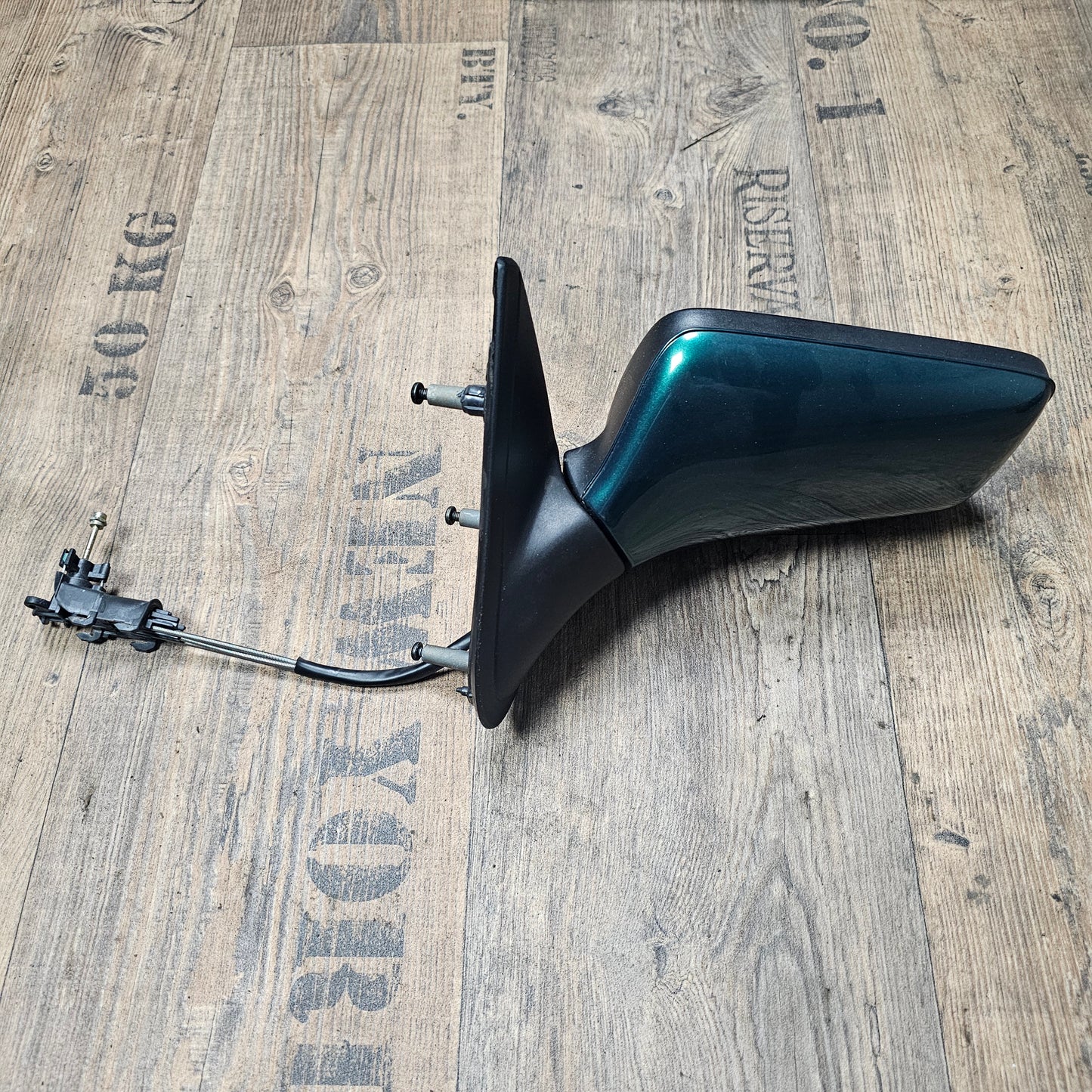 Außenspiegel links manuell VW Golf 3 / Vento – 1H1857507 – Dragongreen (LC6P) – gebraucht