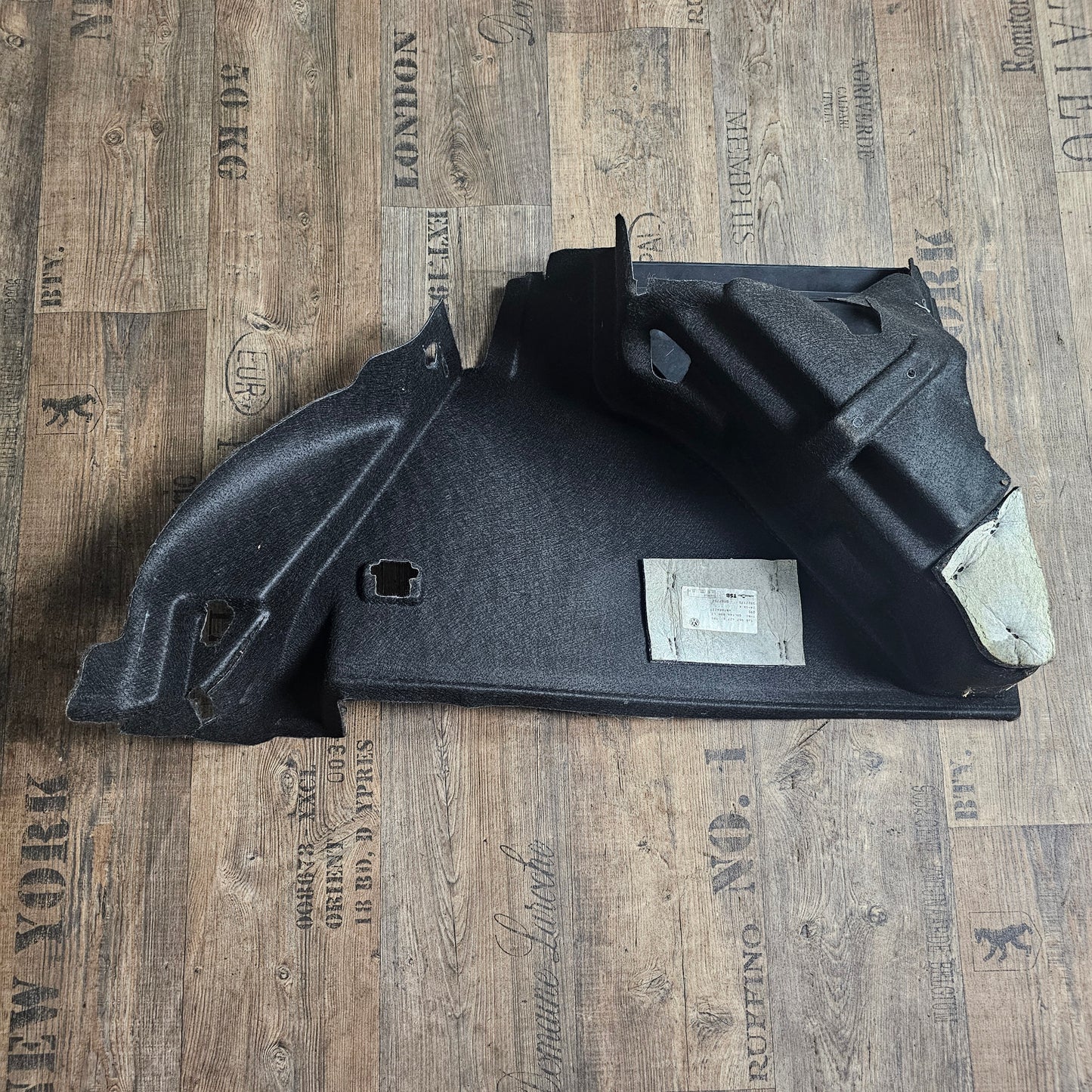 Seitenverkleidung Kofferraum links VW Golf IV 1J6 867 427 K – Gebraucht