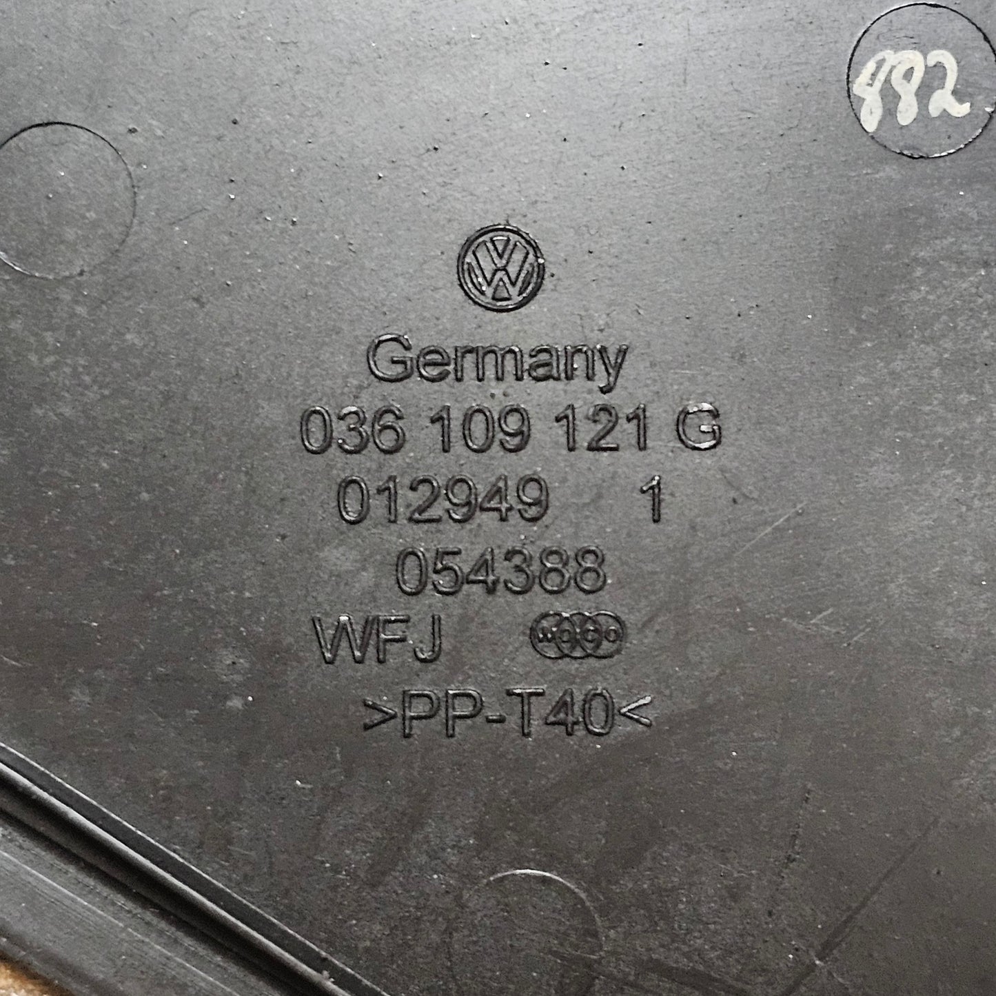 Zahnriemenschutz / Zahnriemenabdeckung 036109121G VW Golf 4 Variant