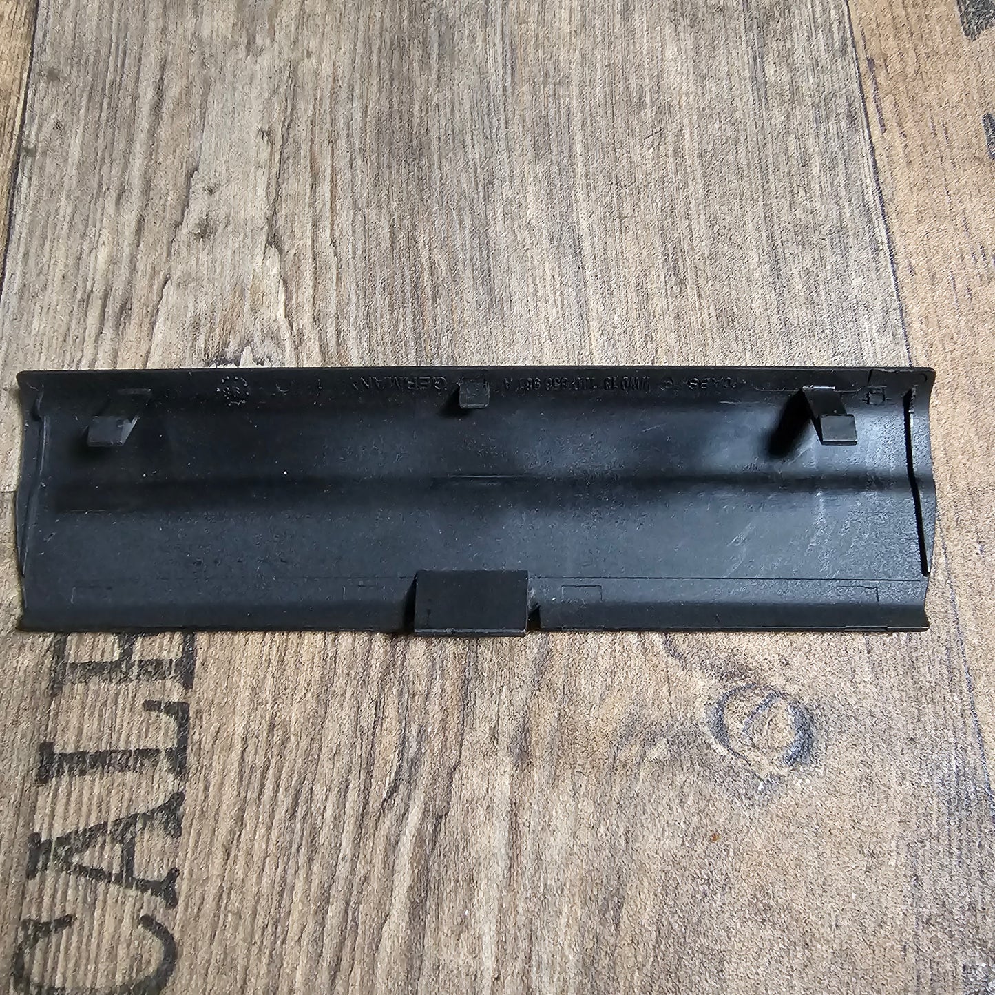 VW Golf IV / Bora Abdeckung Mittelkonsole – Originalteil 1J0 858 981 A – Schwarz