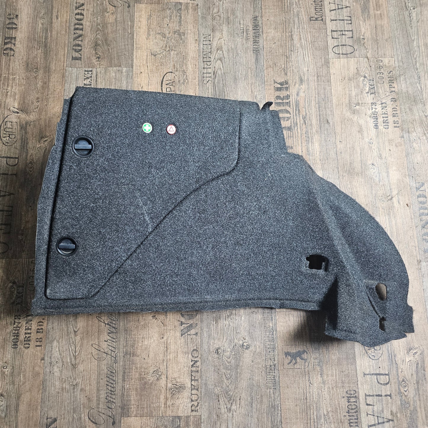 Seitenverkleidung Kofferraum links VW Golf IV 1J6 867 427 K – Gebraucht