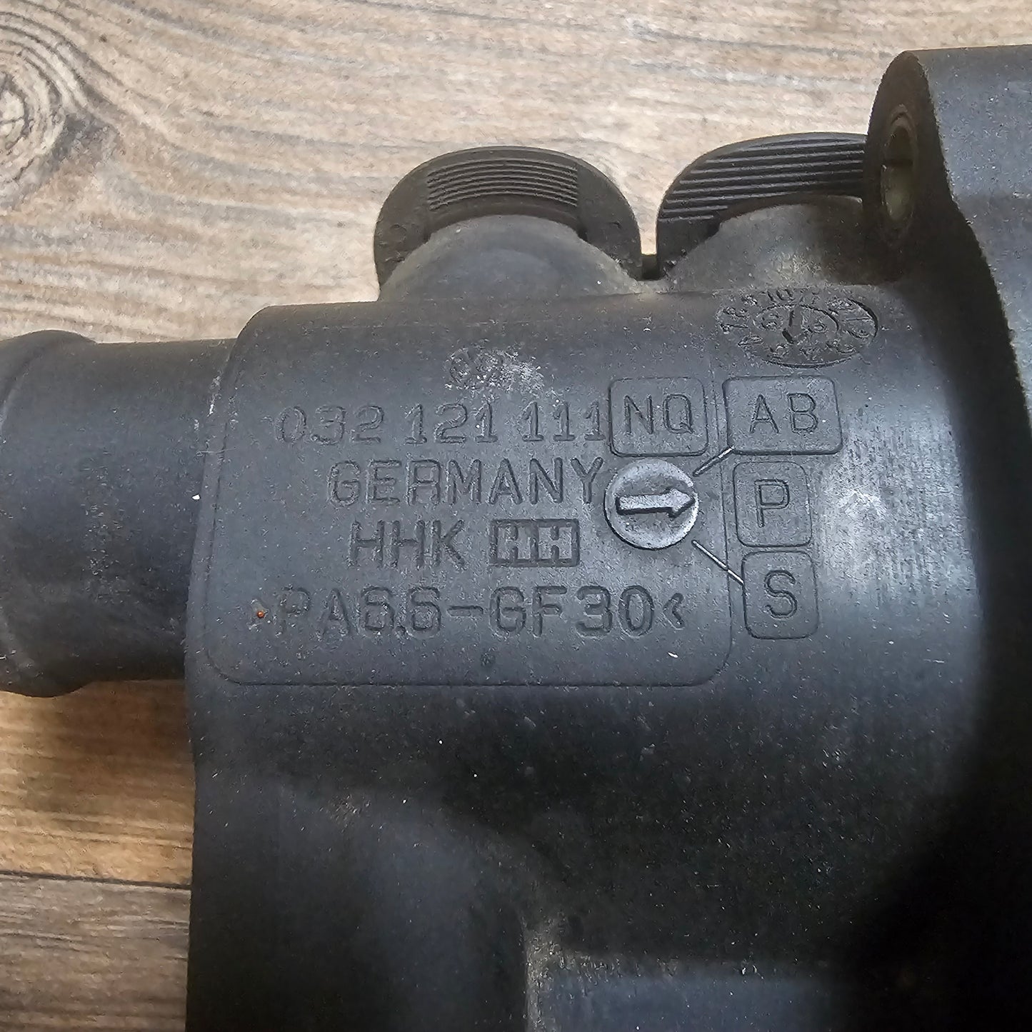 Wasserthermostatgehäuse Kühlmittelgehäuse VW 032121111