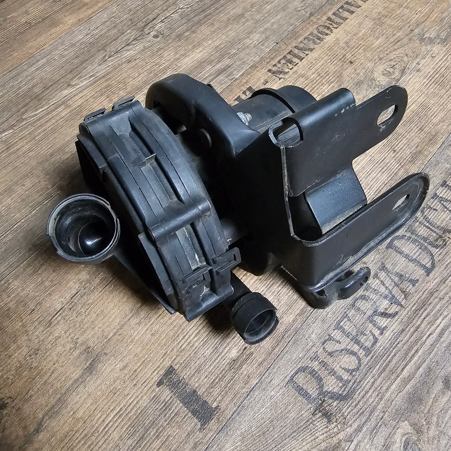 VW Golf IV Sekundärluftpumpe 071959253 / 1J0906615