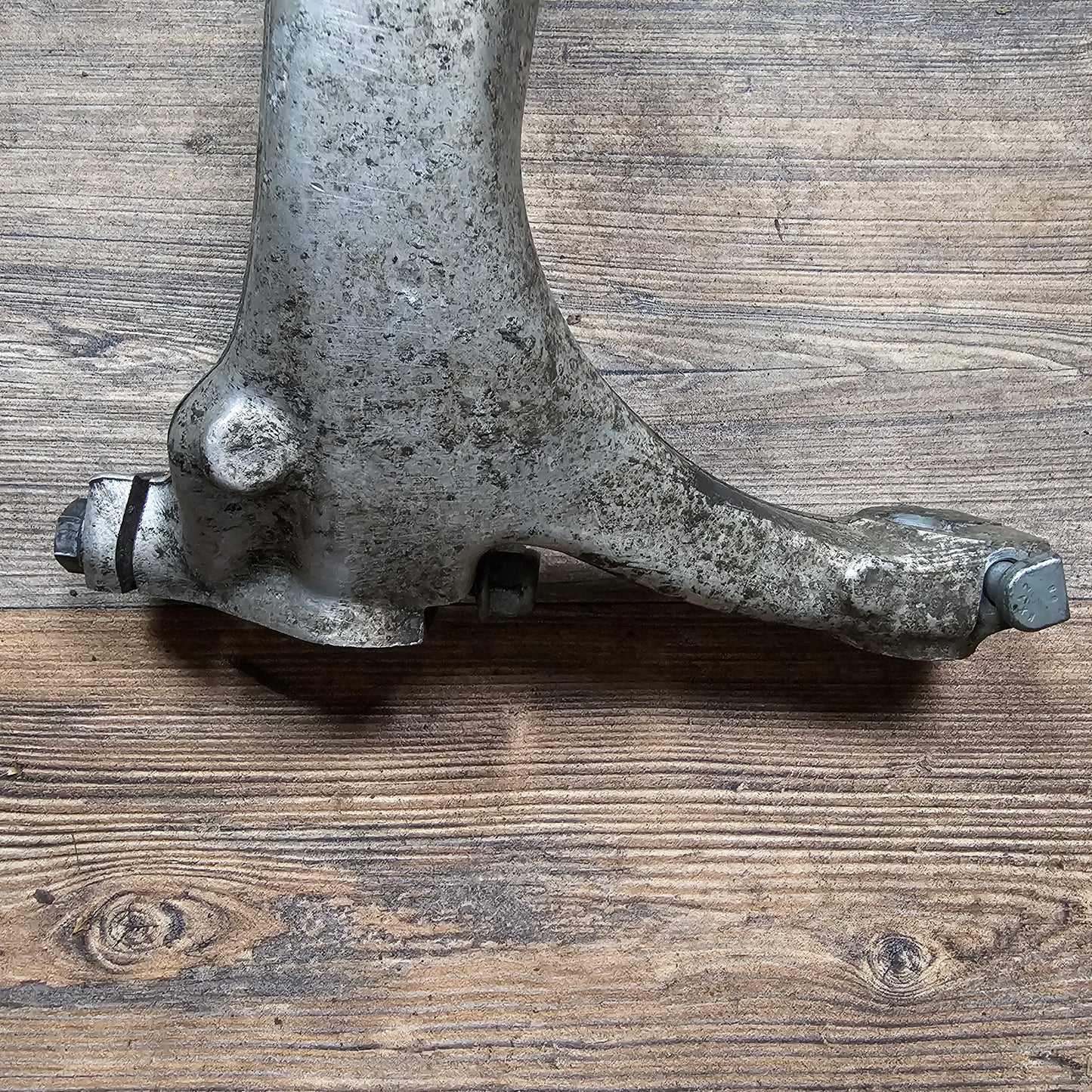 Achsschenkel vorne links Audi A4 B6 B7 8E0 407 241 E - gebraucht