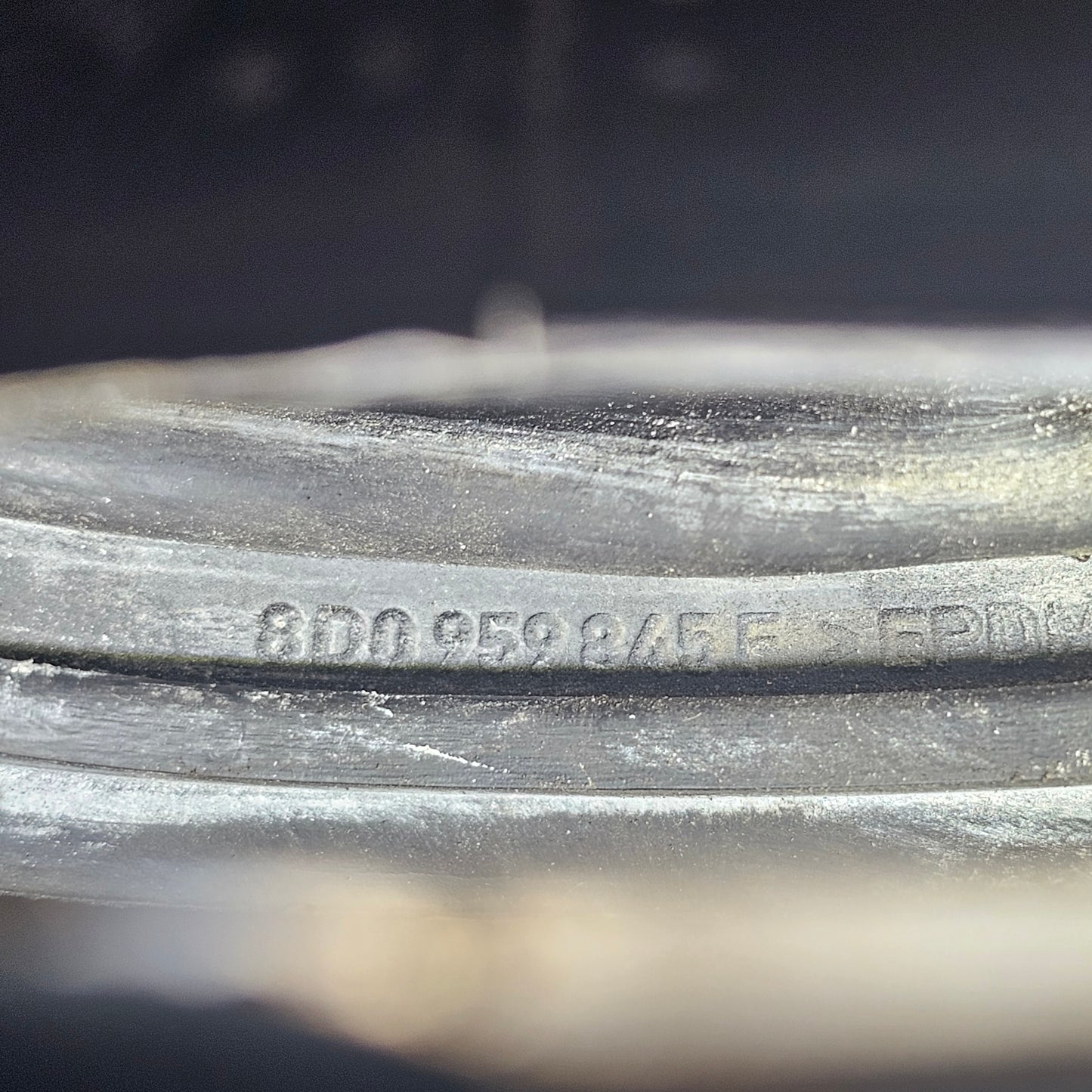 VW Golf IV / Bora / Audi A3 / A4 / A6 – Original Faltenbalg mit Halter 800 937 545 E