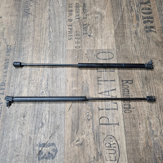 2x Heckklappendämpfer / Kofferraumdämpfer VW Golf 3 – 1H6827550A – gebraucht