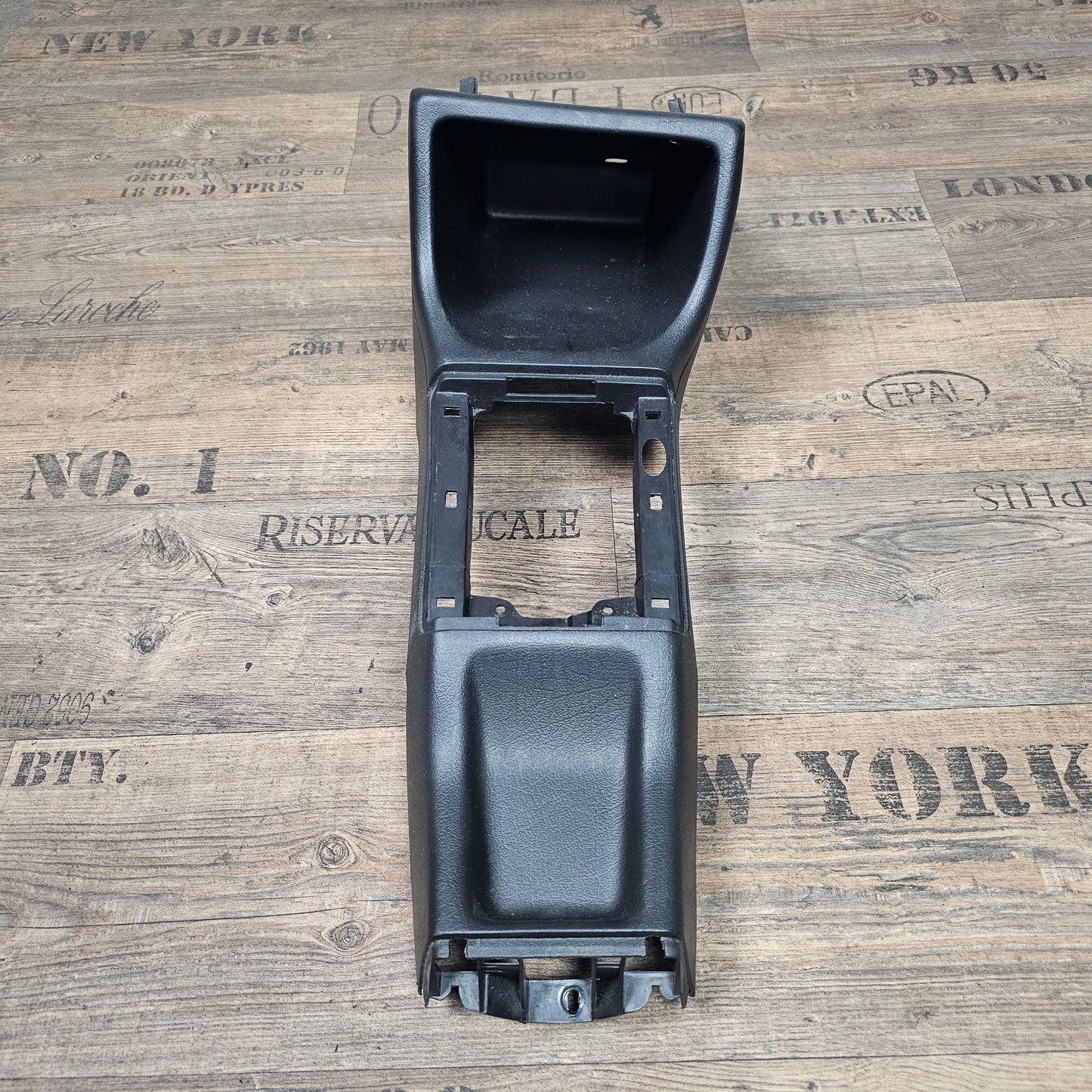 Mittelkonsole schwarz VW Golf 3 / Cabrio / Vento – 1H1863243 – gebraucht