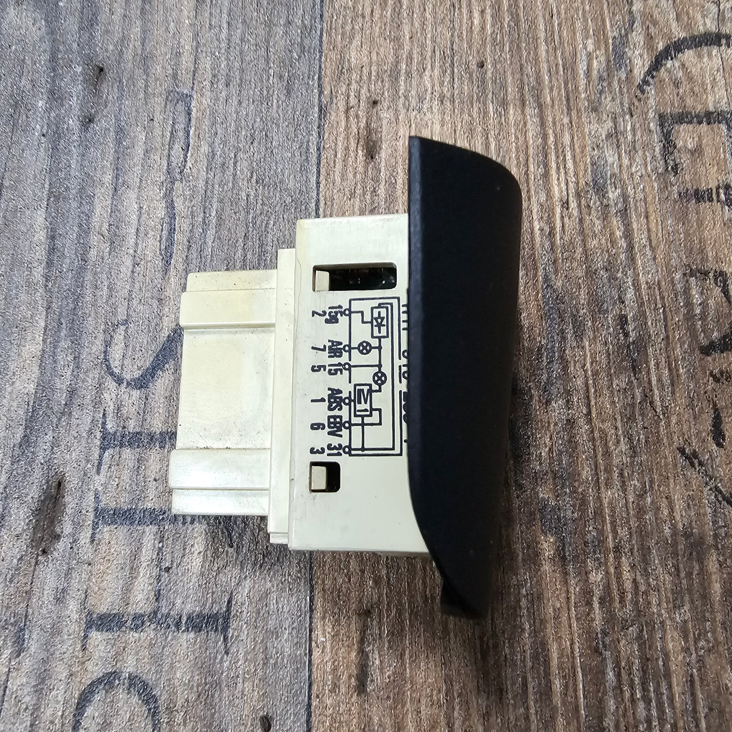 Kontrollleuchte ABS Airbag schwarz VW Golf 3 – 1H1919235T – gebraucht – Original VW