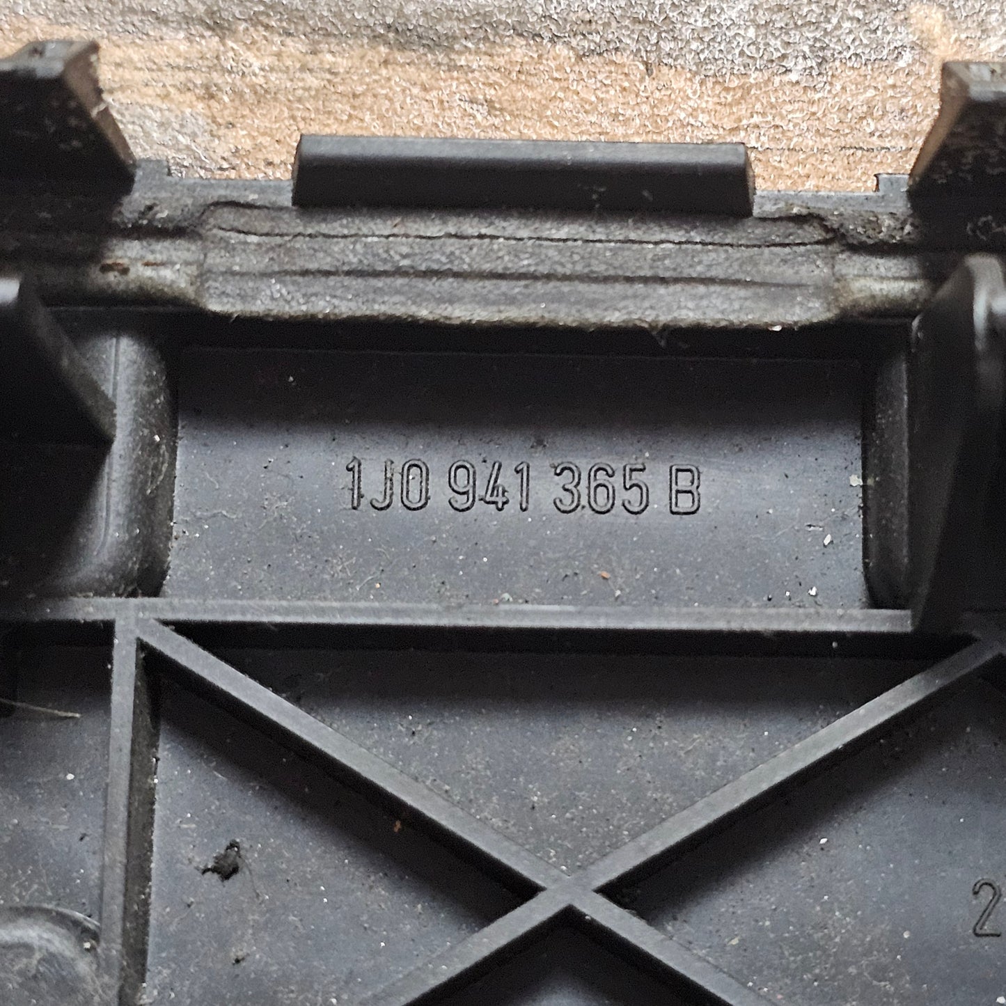 Original Abdeckung Sicherungskasten Motorraum 1J0 941 365 B – VW Golf 4, Bora, Audi TT 8N