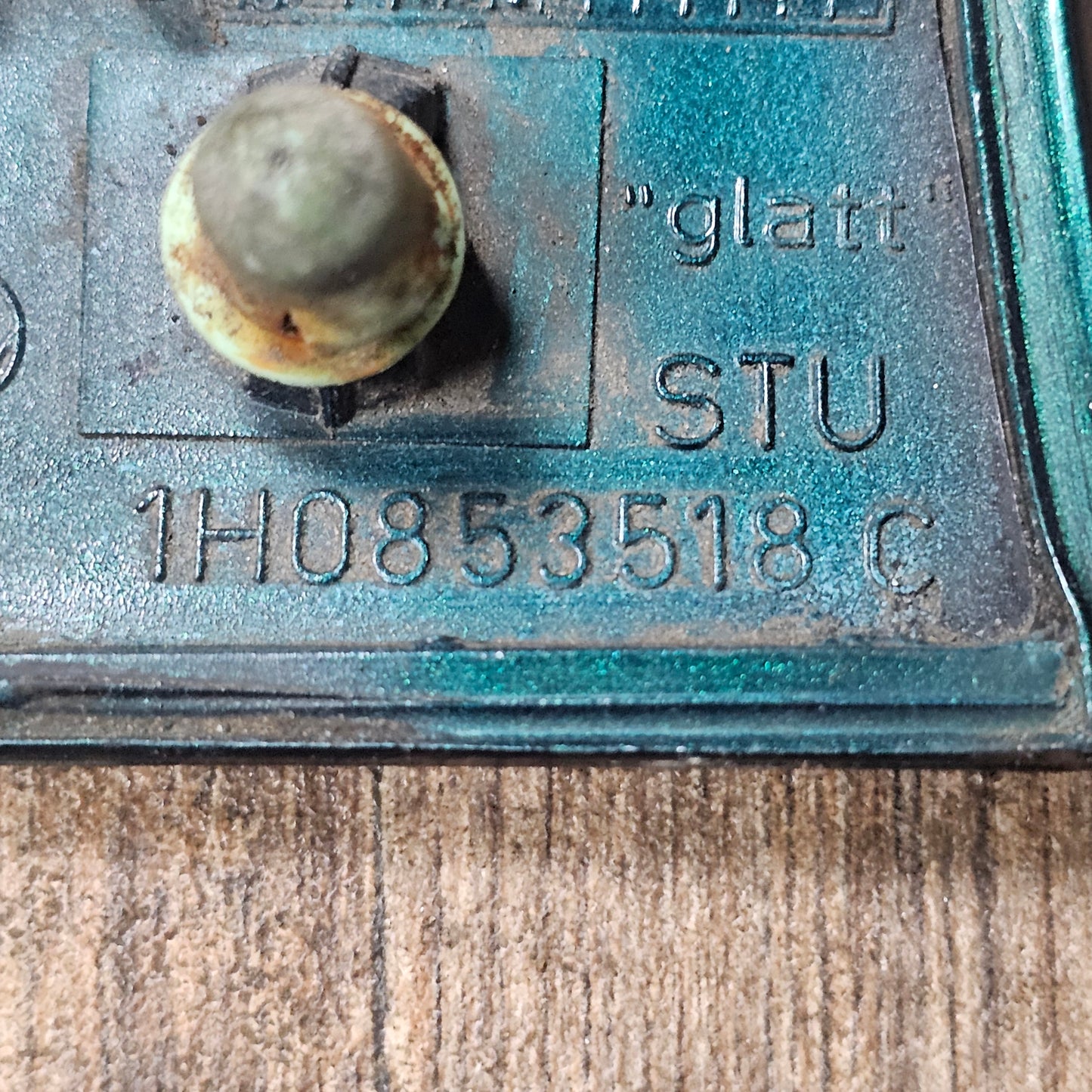 Zierleiste rechts VW Golf 3 / Vento / Cabrio – 1H0853518 – lackiert in LC6P Dragongreen – gebraucht