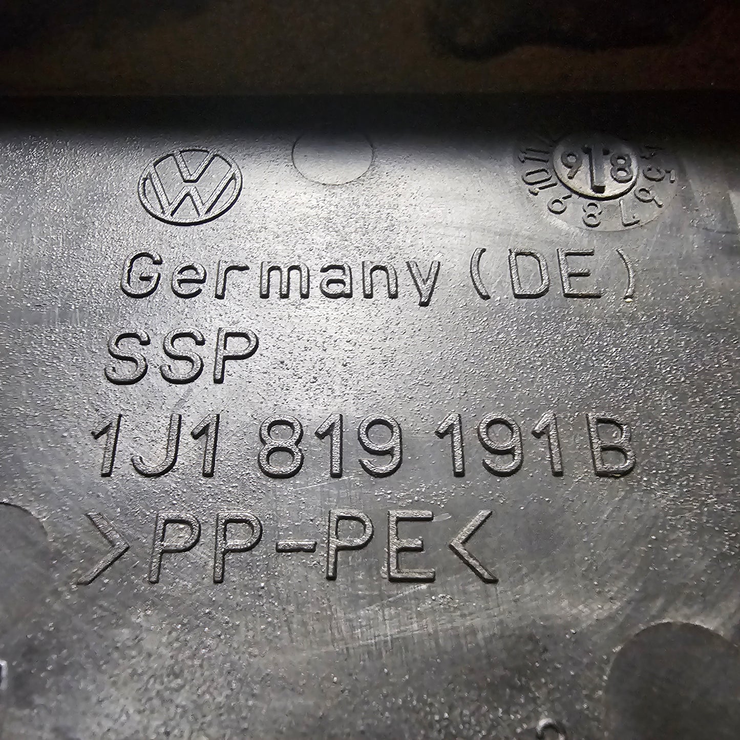 Abdeckung schwarz VW Bora Golf 4 1J1 819 191 B