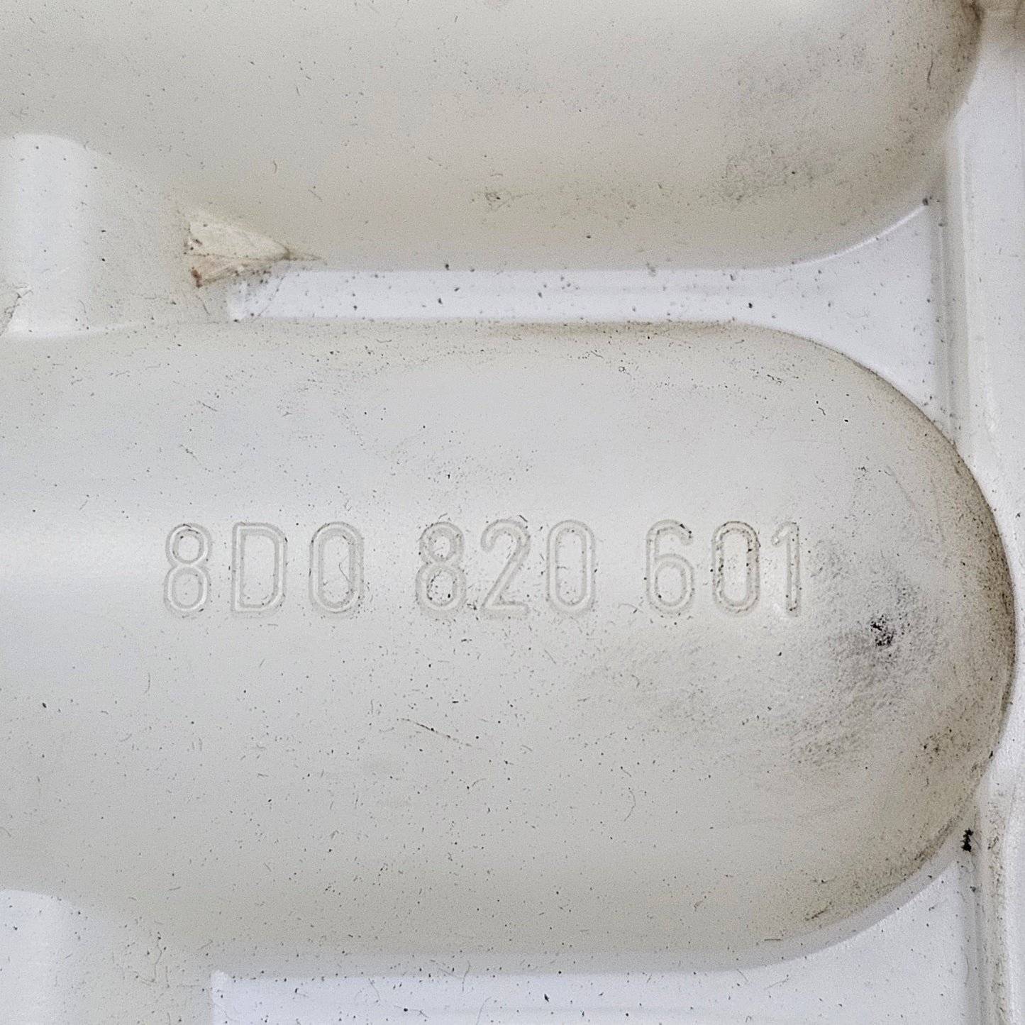 Unterdruckbehälter / Unterdruckspeicher Audi A6 A8 8D0 820 601 - gebraucht