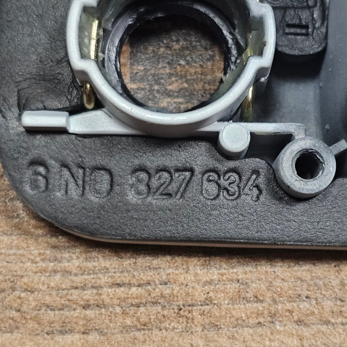 Heckklappengriff grau – VW Polo 6N – 6N0827565A – neu (Lagerware)