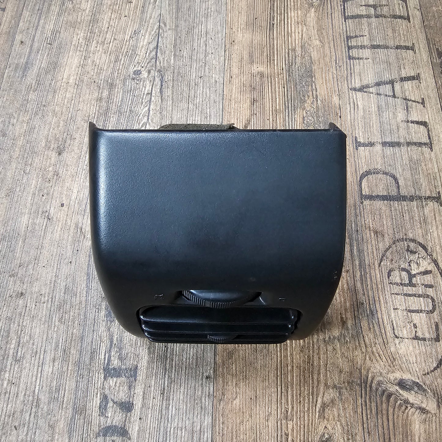 Lüftungsgitter rechts schwarz VW Golf 3 / Cabrio / Vento – 1H6819704 / 1H6819710 – gebraucht