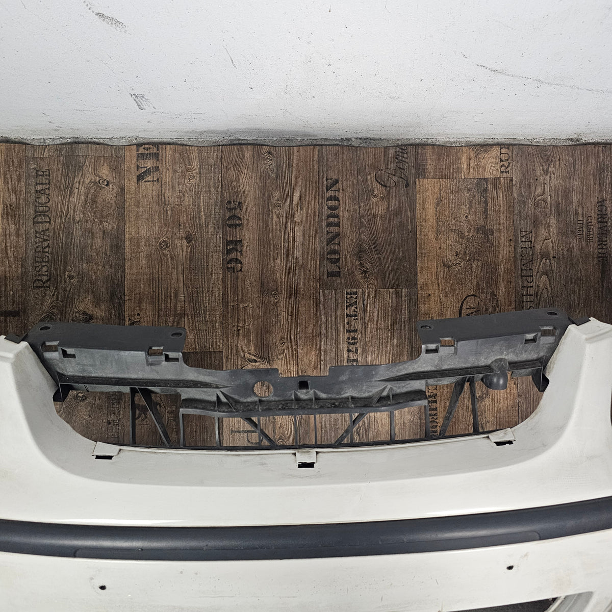 VW Polo 6N2 Original Stoßstange vorne Stoßfänger 6N2 807 221 H weiß gebraucht