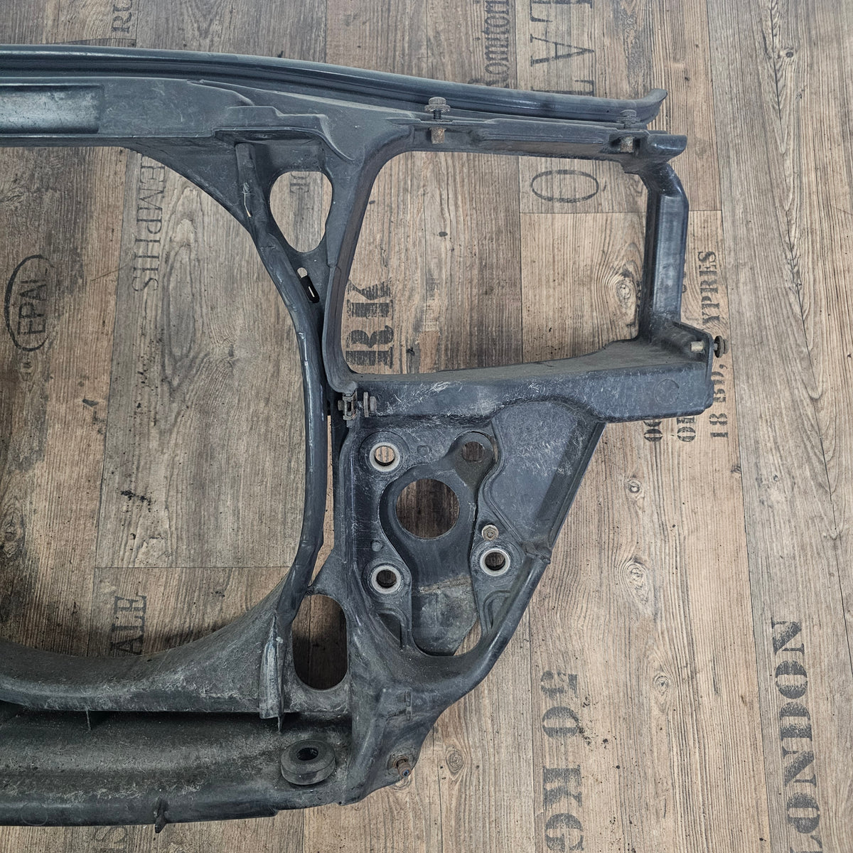 1x Audi A4 B5 Original Schlossträger Frontmaske vorne 8D0 805 594 gebraucht