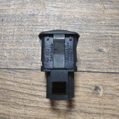 Elektrischer Entriegelungsknopf für Tankklappe VW Golf IV – 3B0 959 833 A
